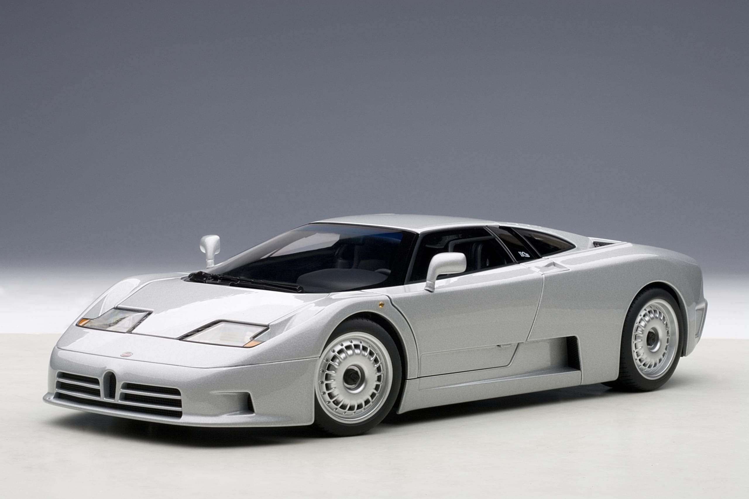 AUTOart 1:18 Bugatti EB110 GT (Grigio Metallizzato) 70979