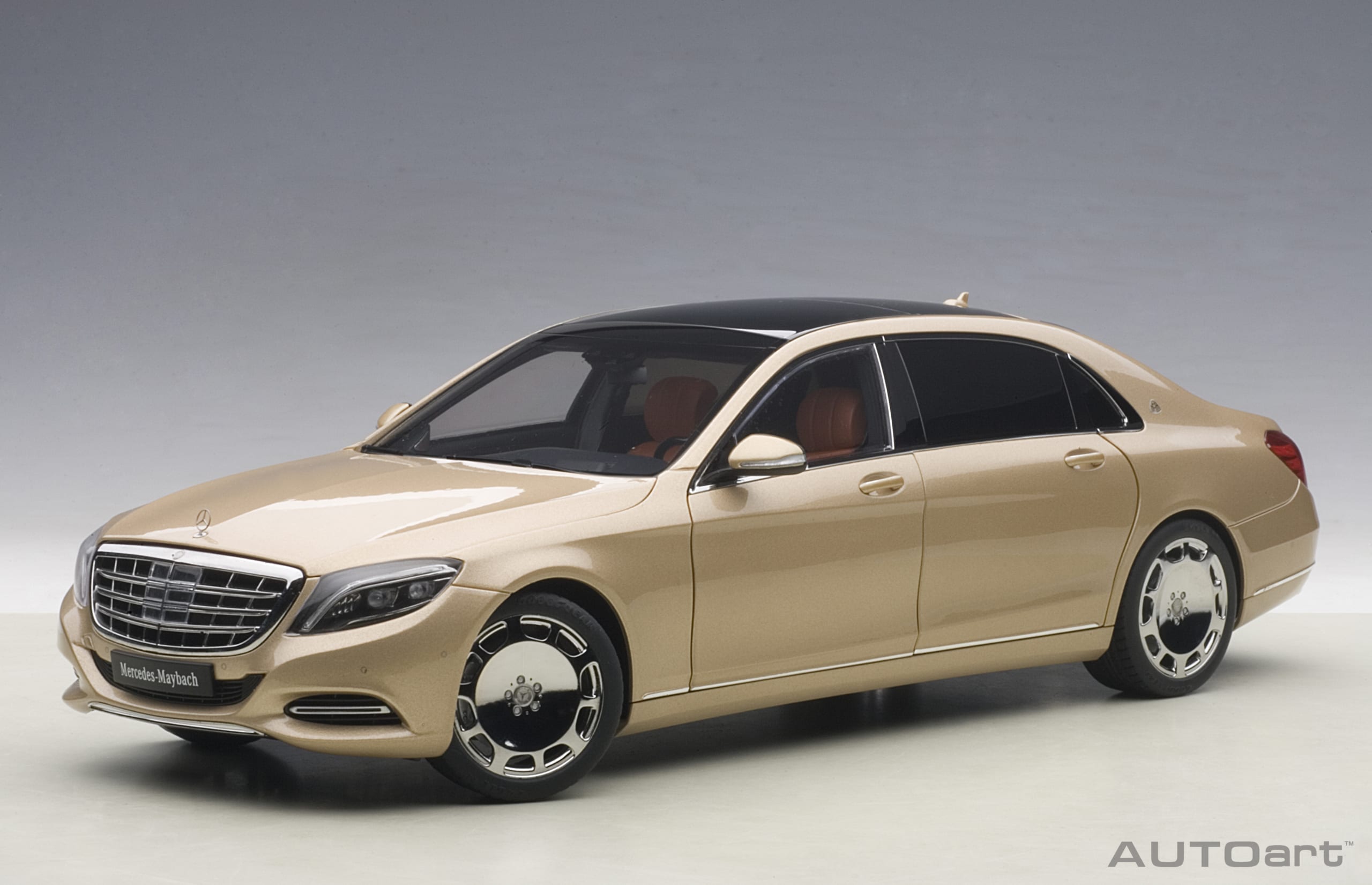 AUTOart 1:18 Mercedes-Maybach S-Klasse S600 (SWB) (Champagne Gold) 76294