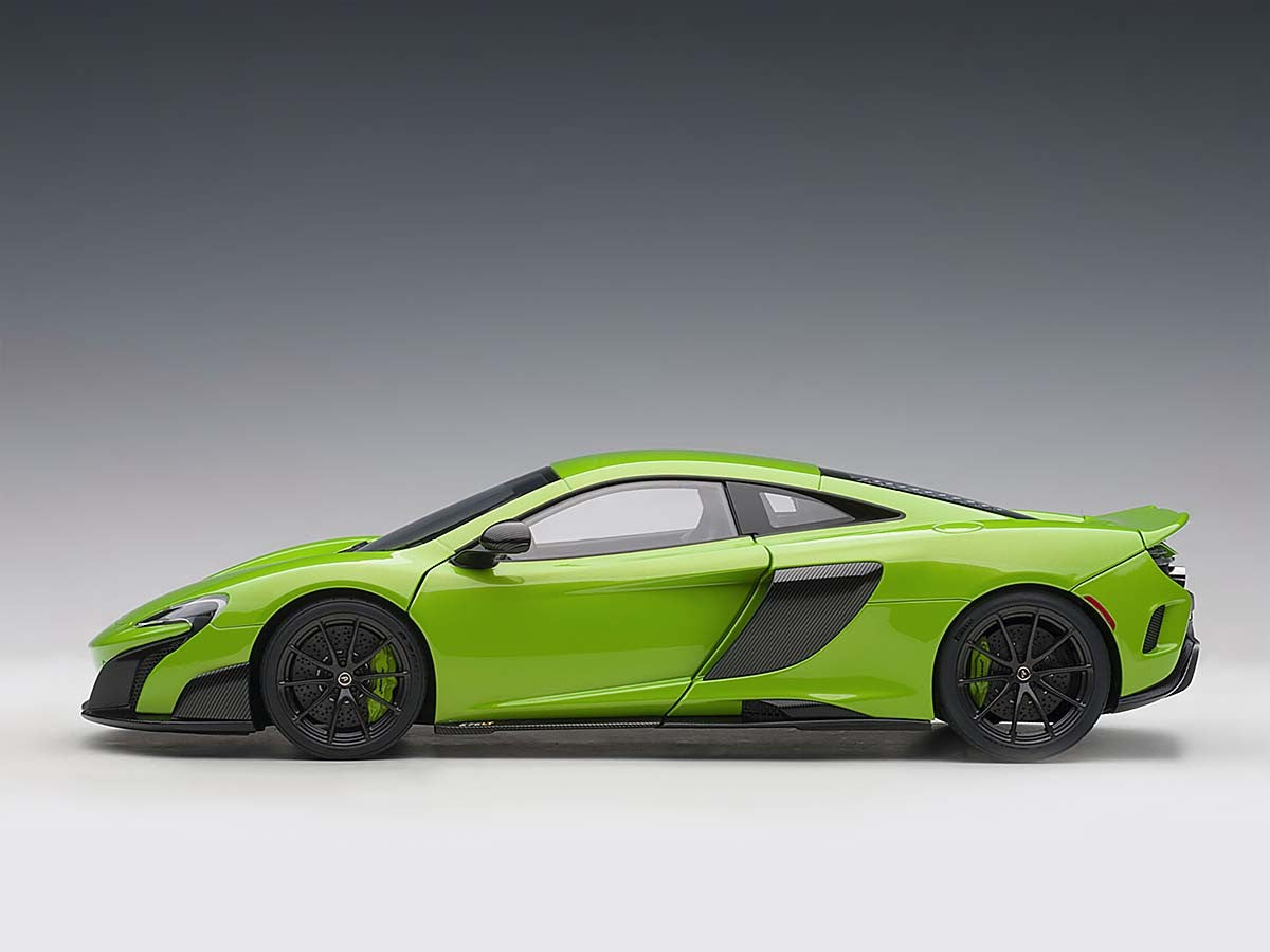 AUTOART 1/18 McLAREN 675LT (NAPIER GREEN) 76049