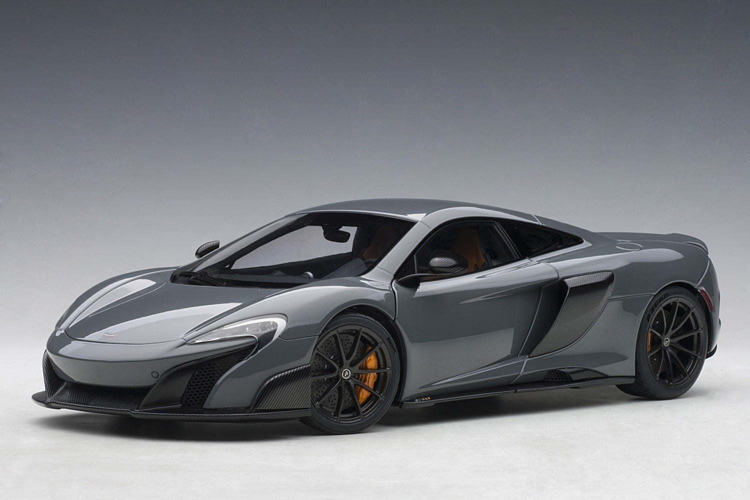 AUTOART 1/18 McLAREN 675LT (CHICANE GREY) 76047