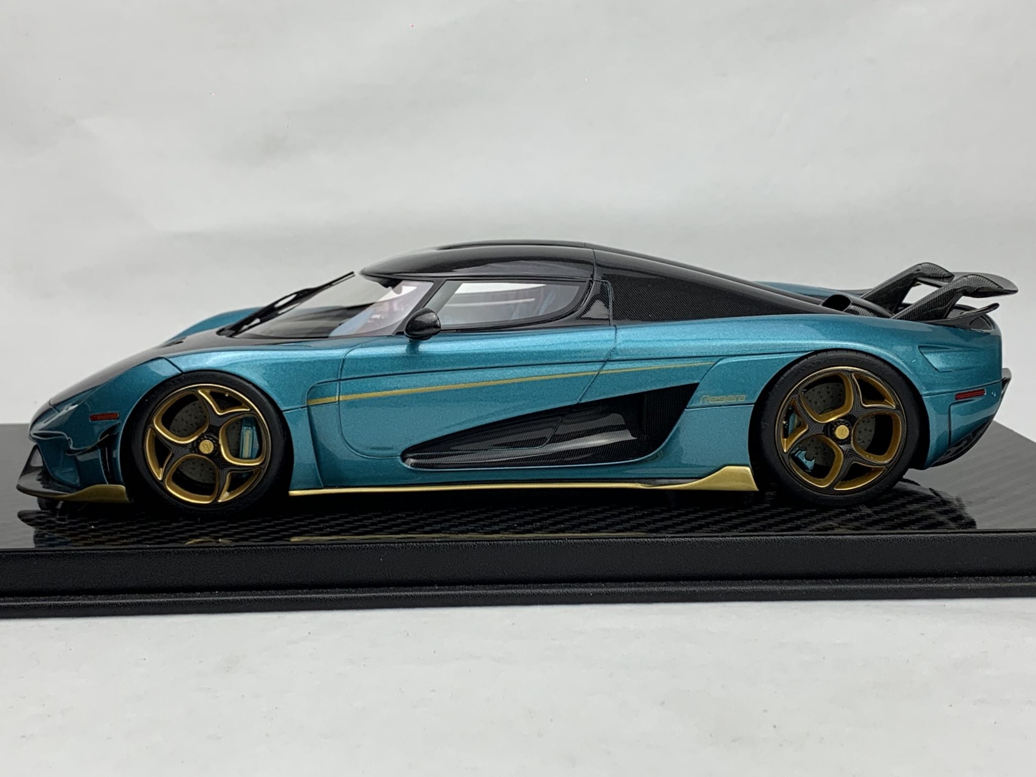 Frontiart 1:18 Koenigsegg Regera Peacock blue F079-159
