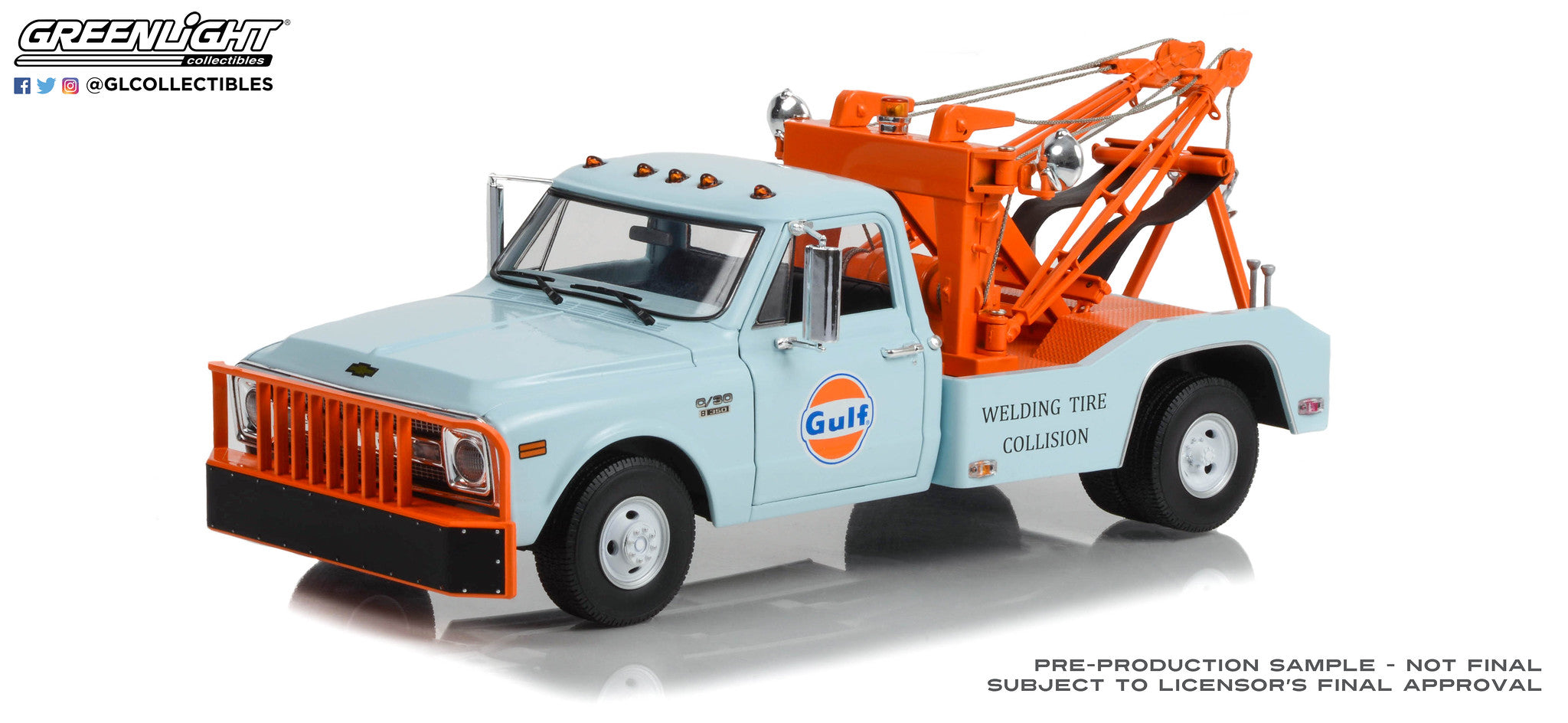 GreenLight 1:18 1969 Chevrolet C-30 Dually Wrecker - Gulf Oil Welding Tire Collision 13624