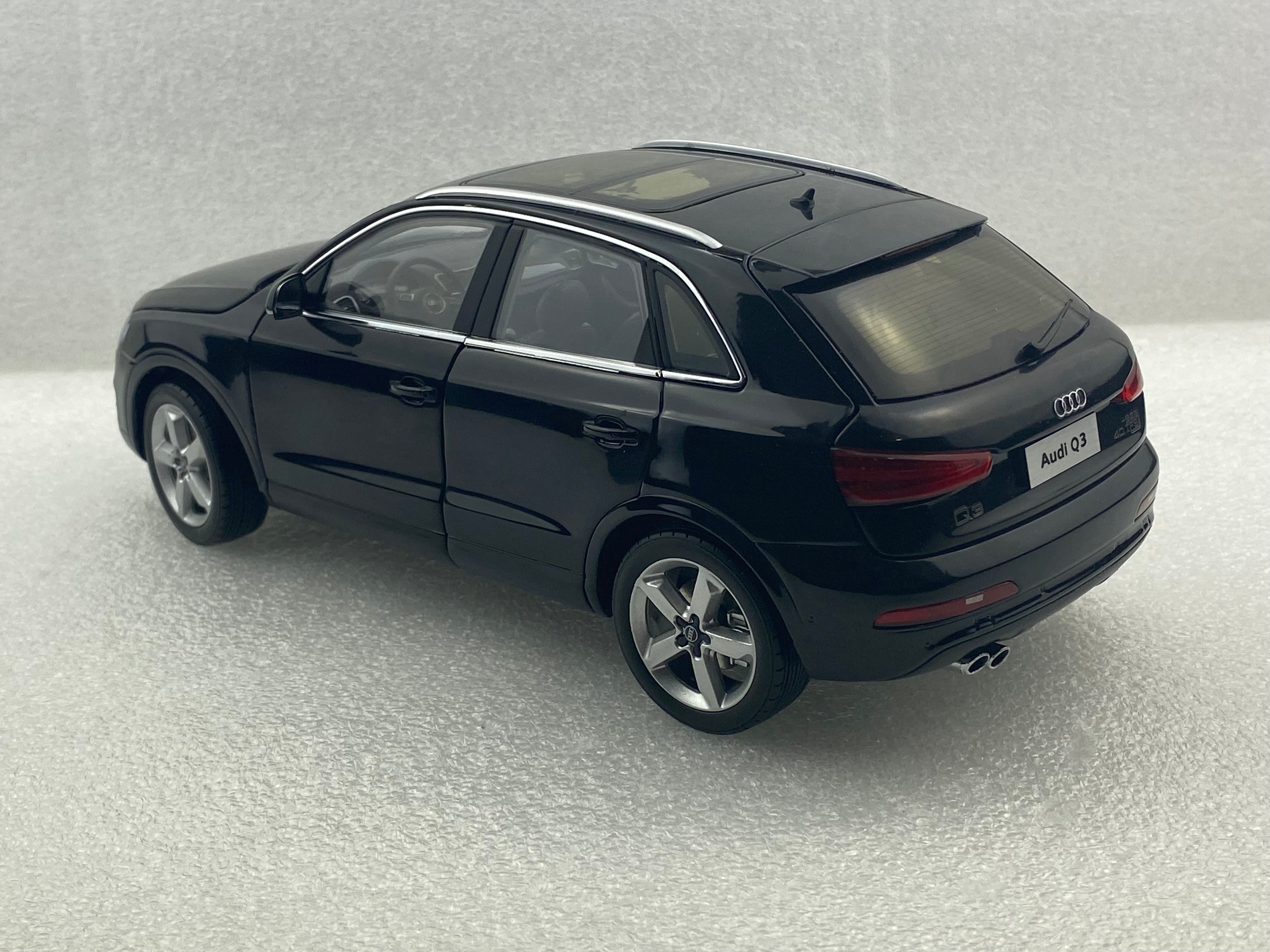1:18 Audi Q3 4.0 TSFI Black Chinese version (Clearance Final Sale)