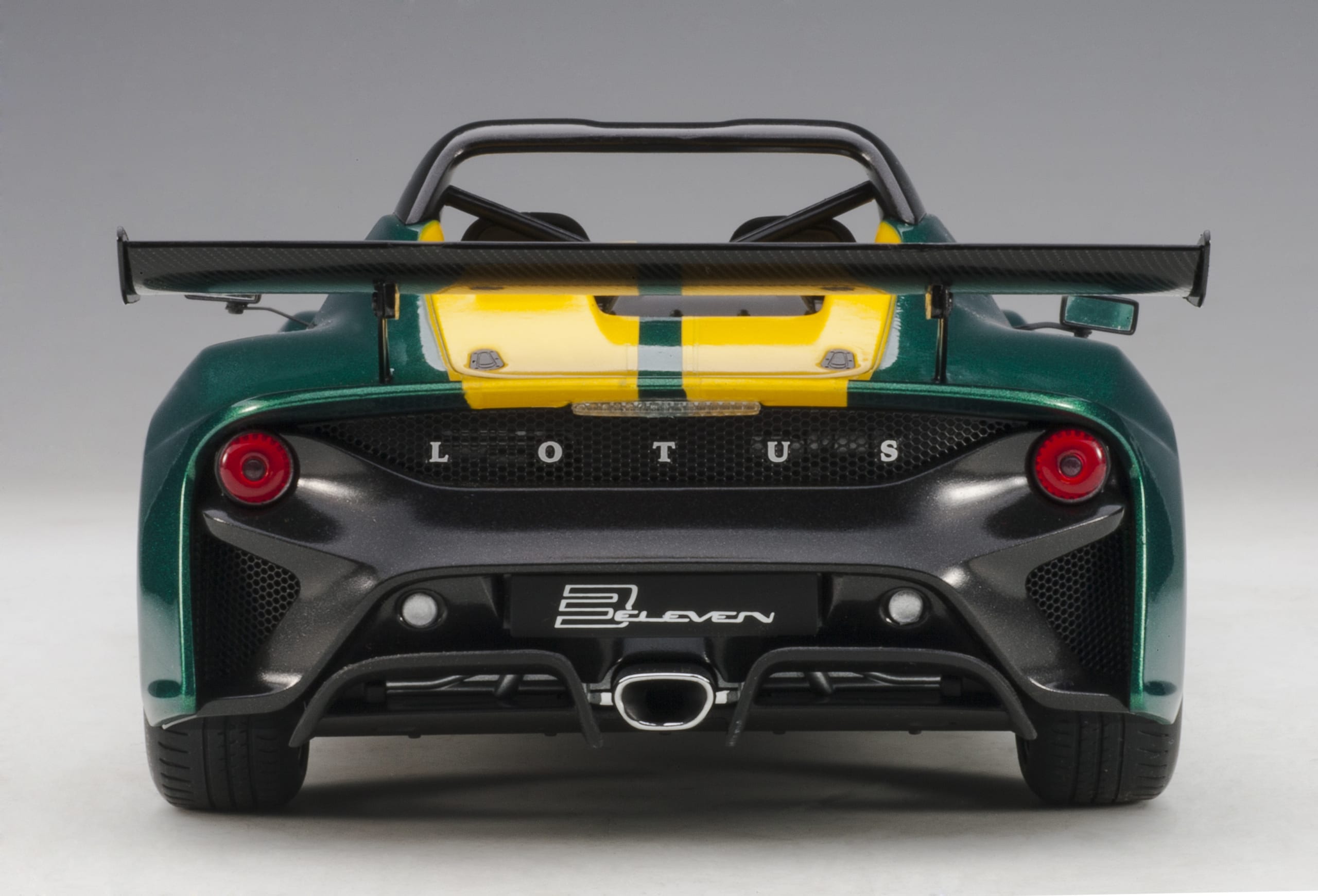 AUTOart 1:18 Lotus 3-Eleven (Green with Yellow stripes) 75392