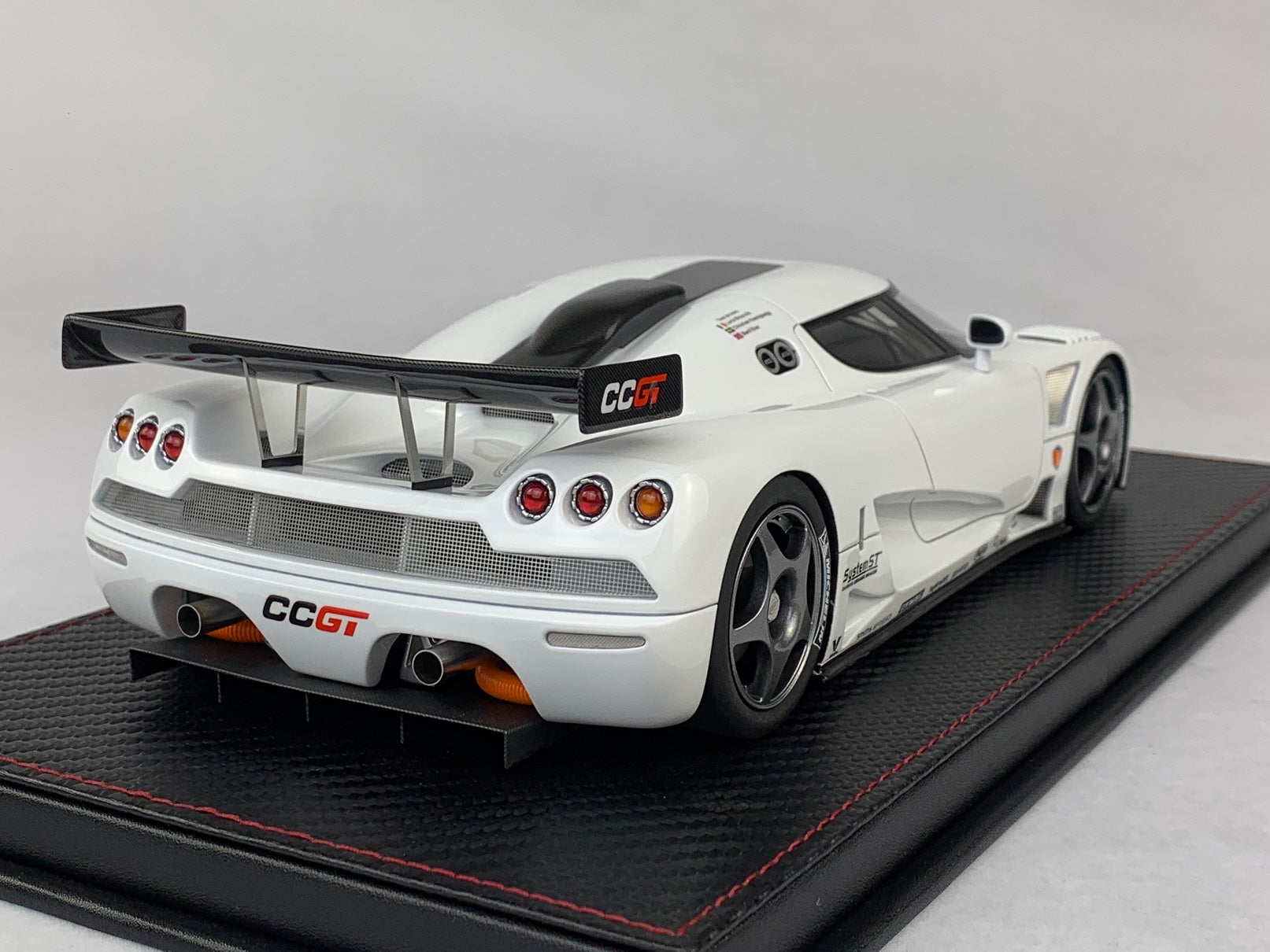 Frontiart 1:18 Koenigsegg CCGT white F070-02