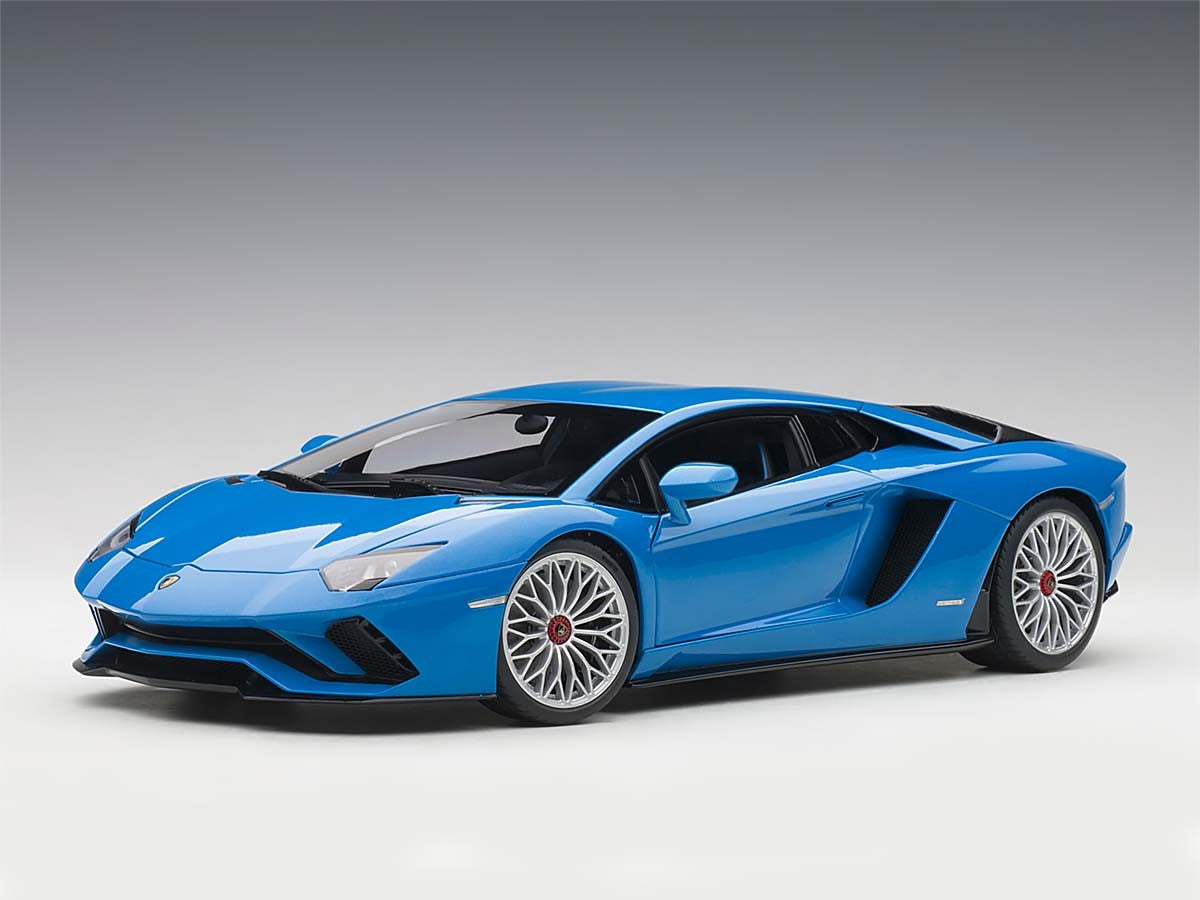 AUTOART 1/18 LAMBORGHINI AVENTADOR S PEARL BLUE 79134