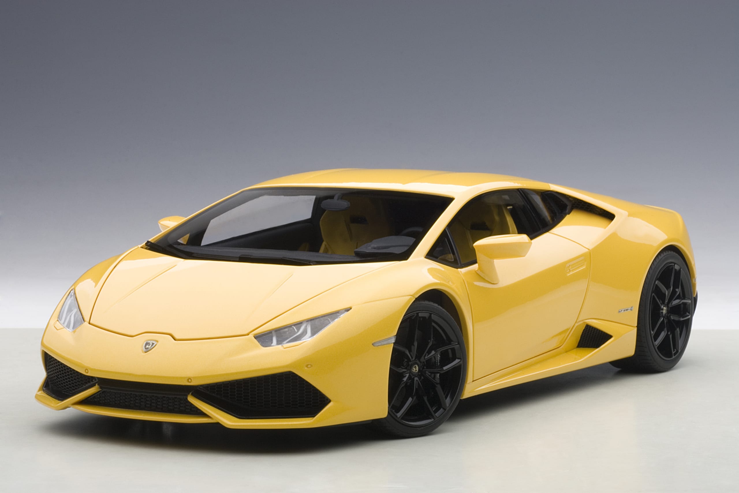 AUTOart 1:18 Lamborghini Huracan LP610-4 (Yellow) 74604