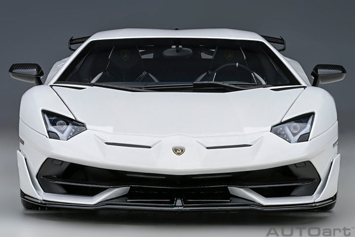 LAMBORGHINI AVENTADOR SVJ (BIANCO ASOPO/PEARL WHITE)