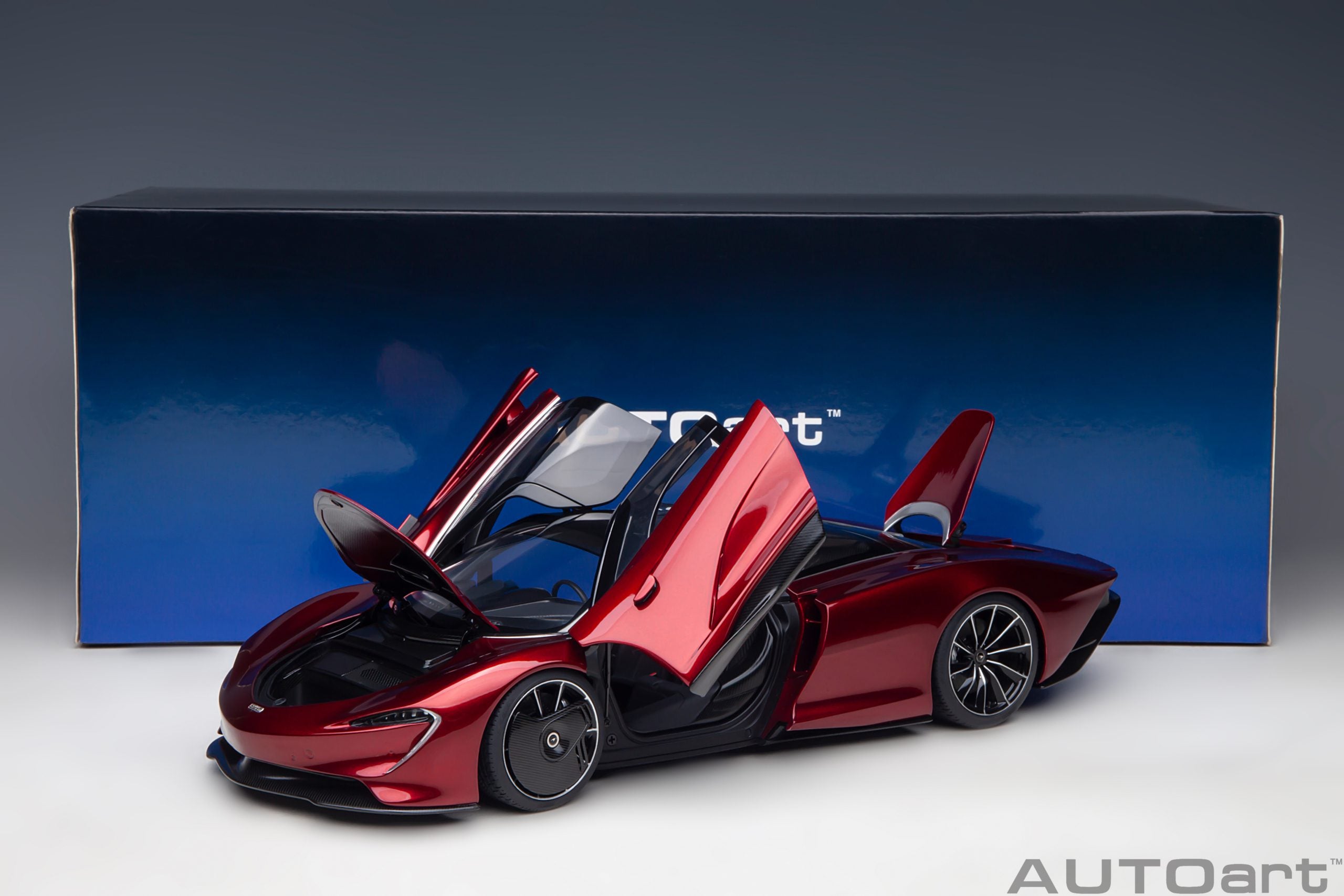 AUTOart 1:18 McLaren Speedtail (Volcano Red) 76087