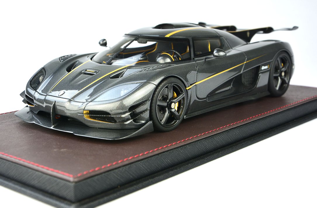 Frontiart 1:18 Koenigsegg one 1 Carbon Grey Gold F033-117