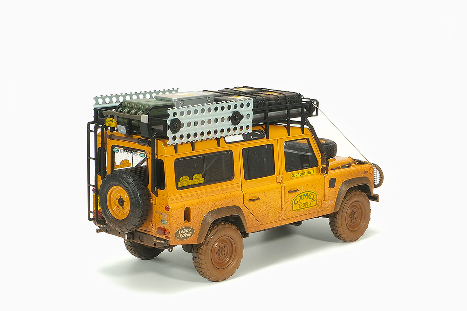 Land Rover Defender 110 “Camel Trophy” Sabah-Malaysia – 1993 Dirty Version 1:18 by Almost Real