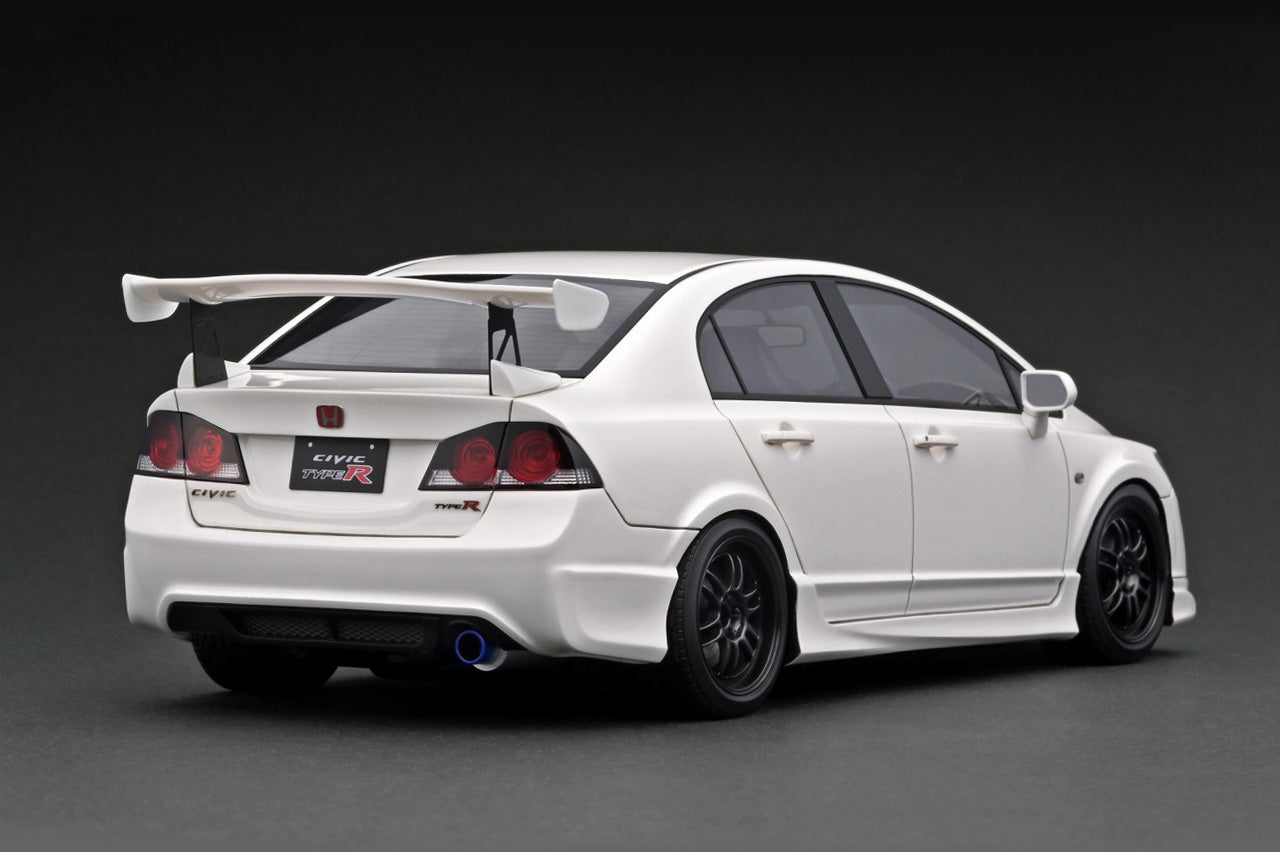 *PREORDER* Ignition Model 1:18 Honda Civic Type-R (FD2) in White with Carbon Bonnet