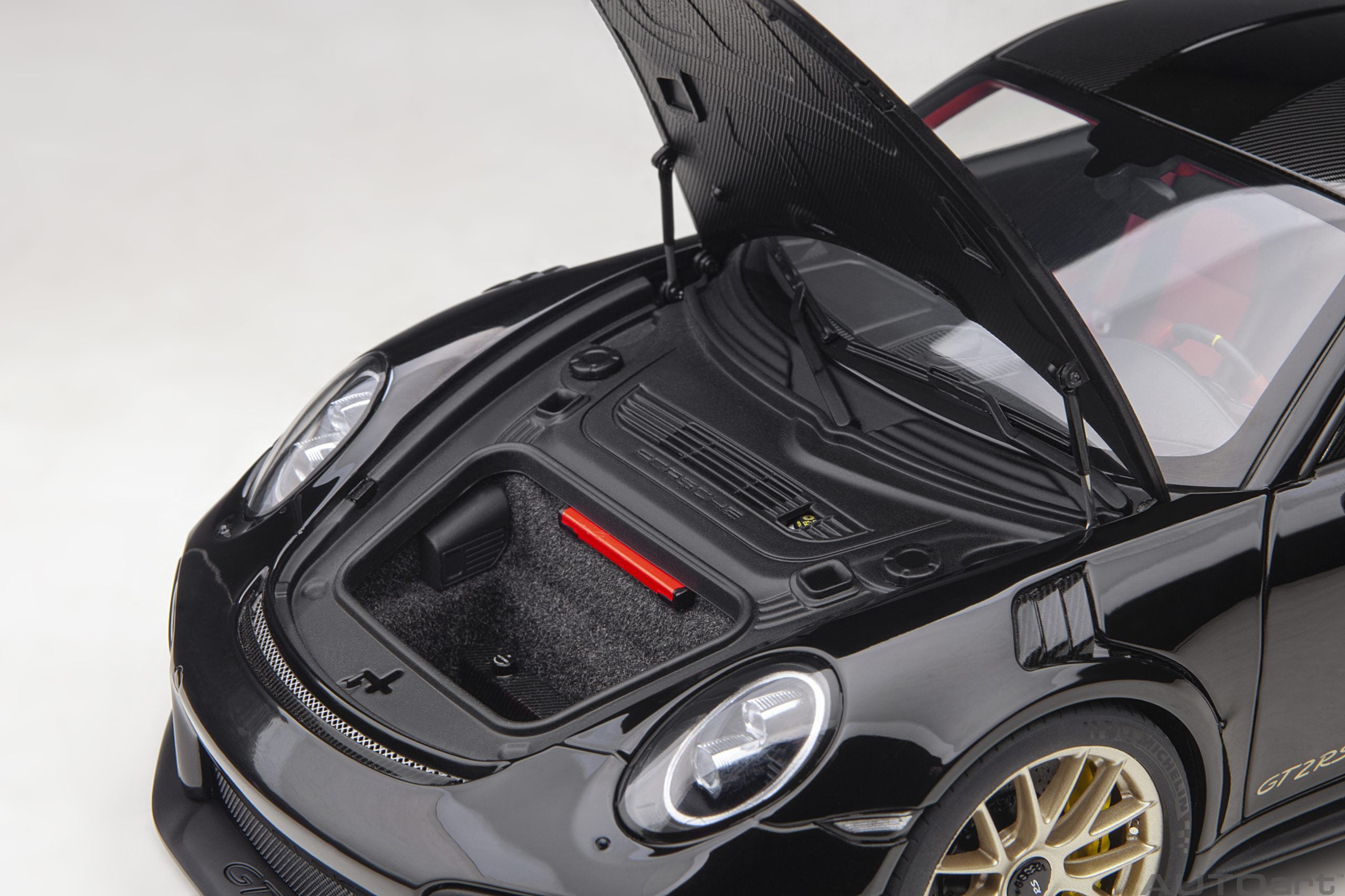 AUTOart 1:18 Porsche 911 (991.2) GT2 RS Weissach Package (Black) 78186