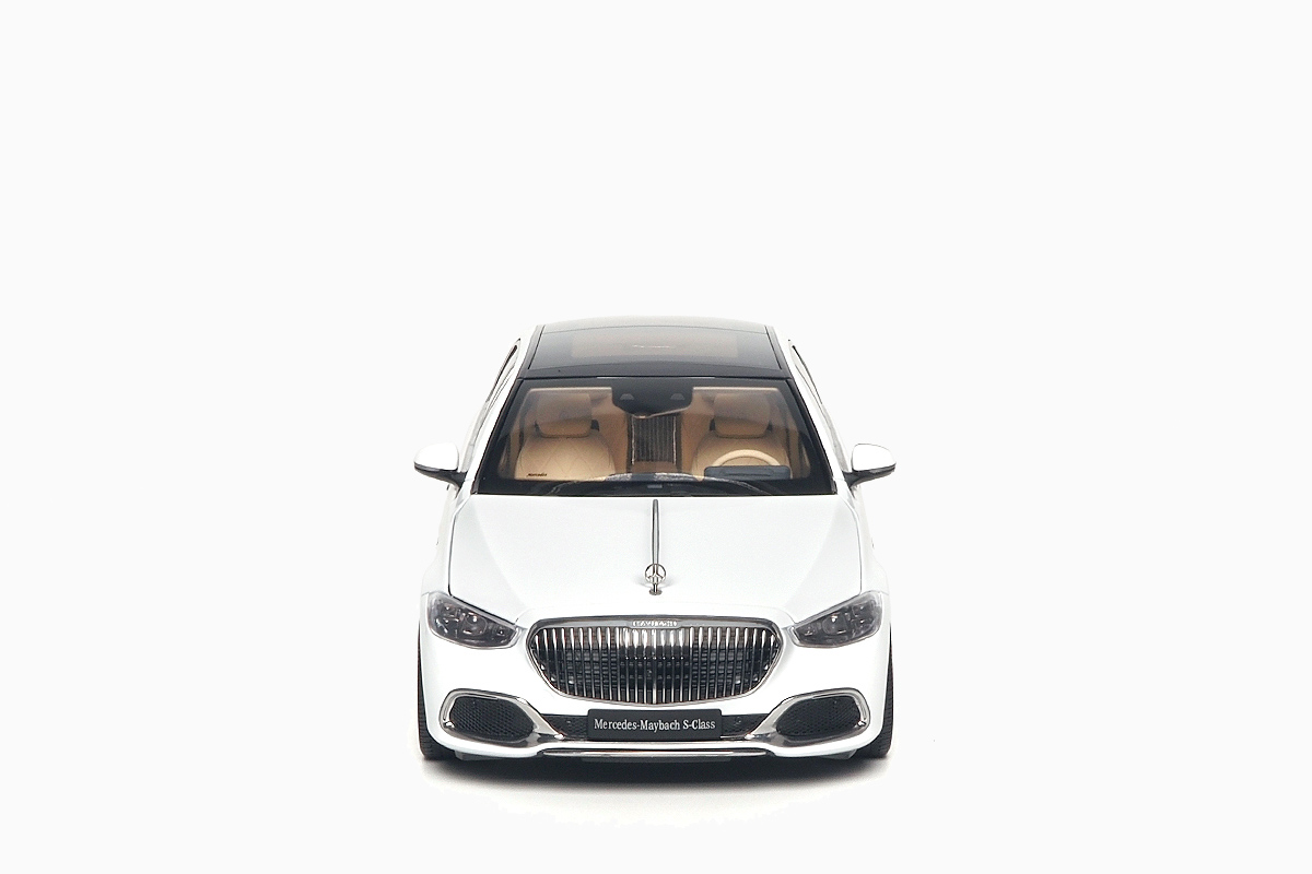 Mercedes – Maybach S-Class 2021 Diamond White  1:18 by Almost Real