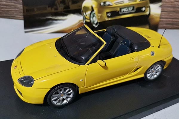MG TF 135 - 2004 1:18 Scale Model Car