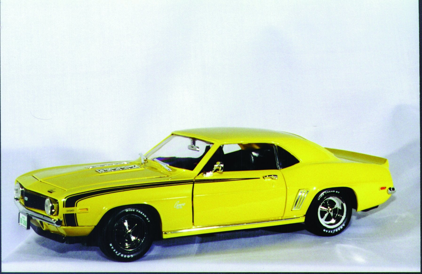 1:18 Ertl Chevy Camaro '69 SS 396 Coupe