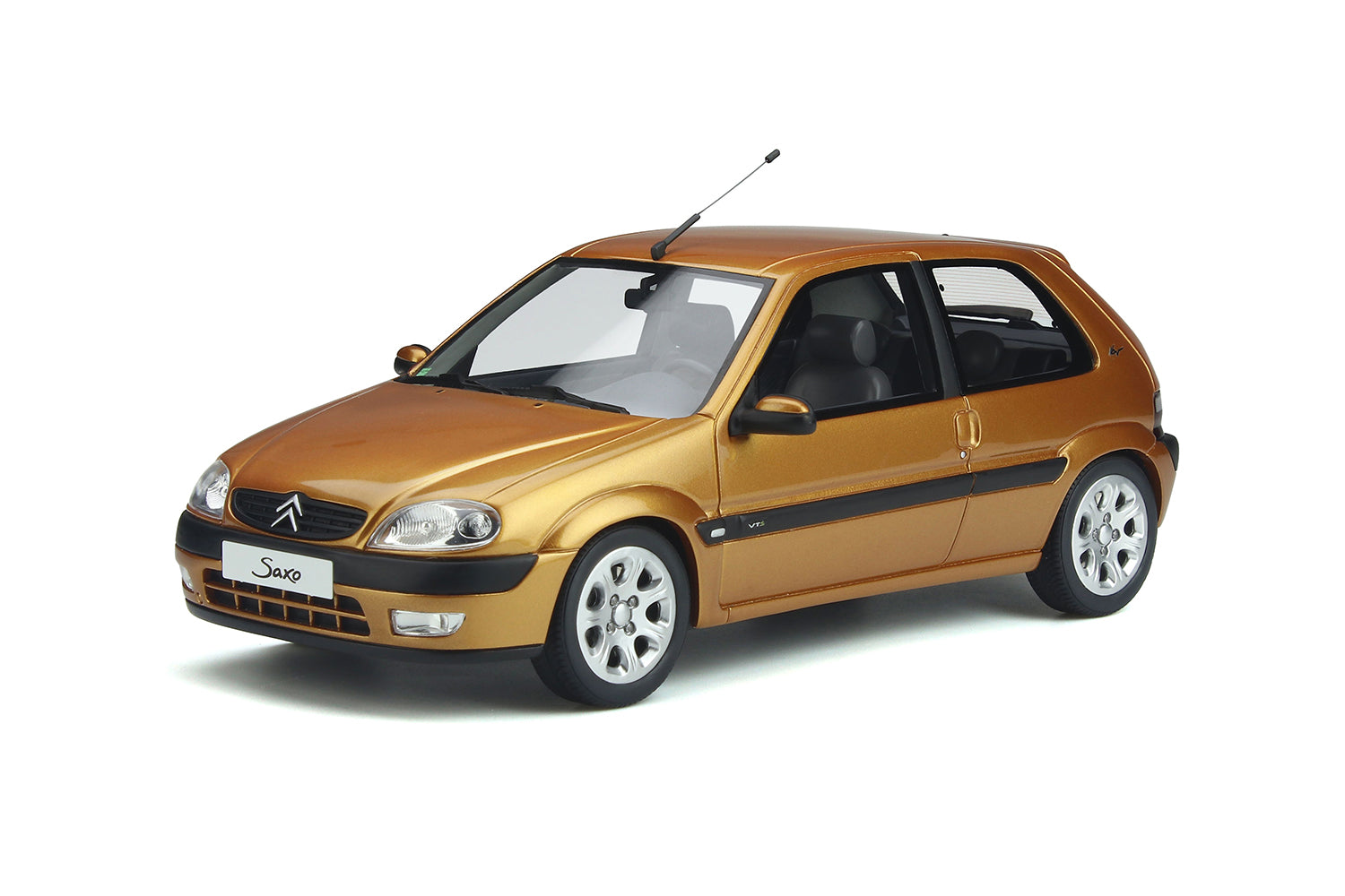 OTTO 1:18 2000 Citroen Saxo VTS OT893