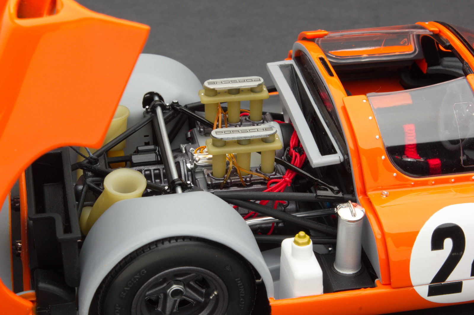 EXOTO 1:18 1966 Porsche 910 #24 Hill Climb MTB00063C