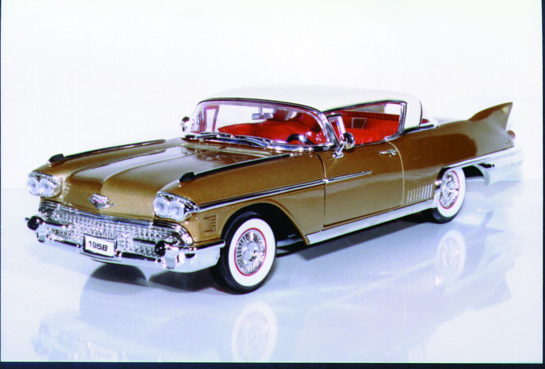 1:18 Yatming Cadillac Eldorado Seville '58 HT