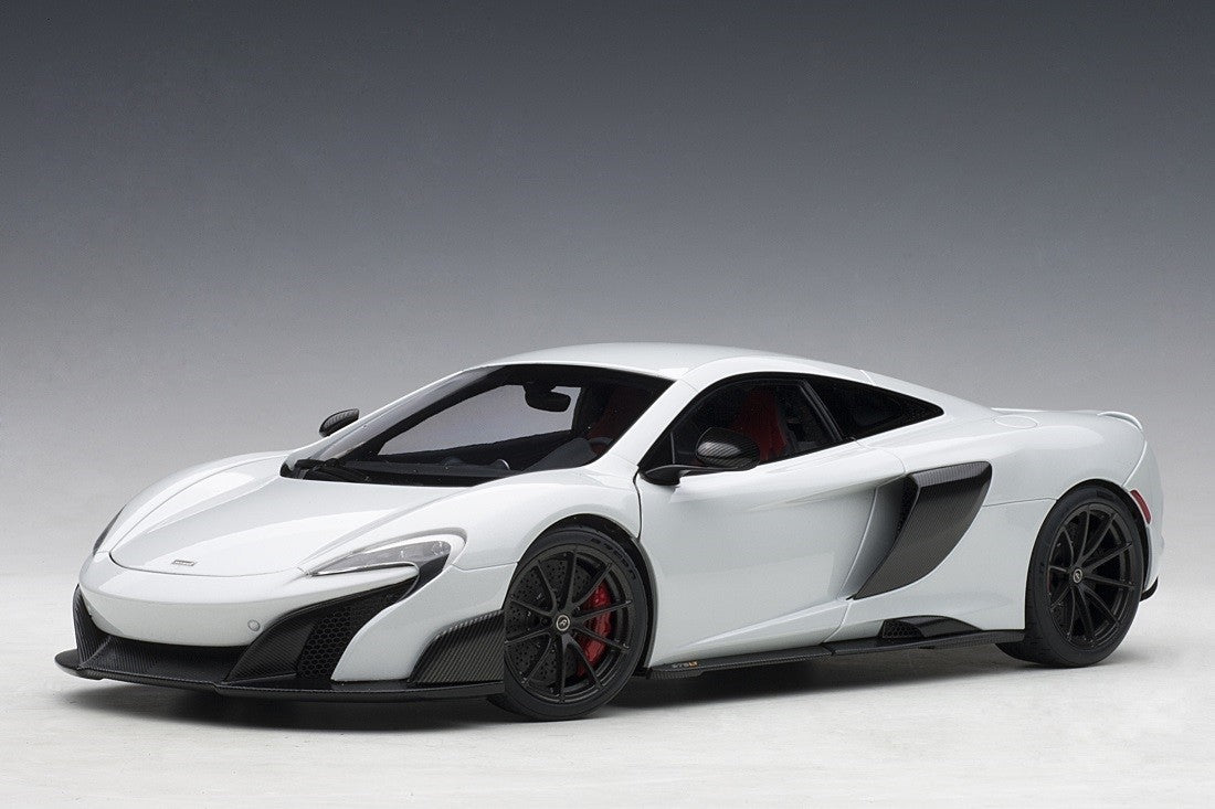 AUTOART 1/18 McLAREN 675LT (SILICA WHITE) 76046