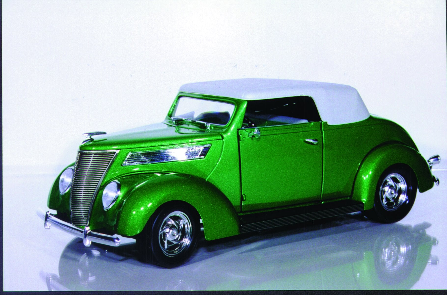 1:18 Yatming Ford '37 ST