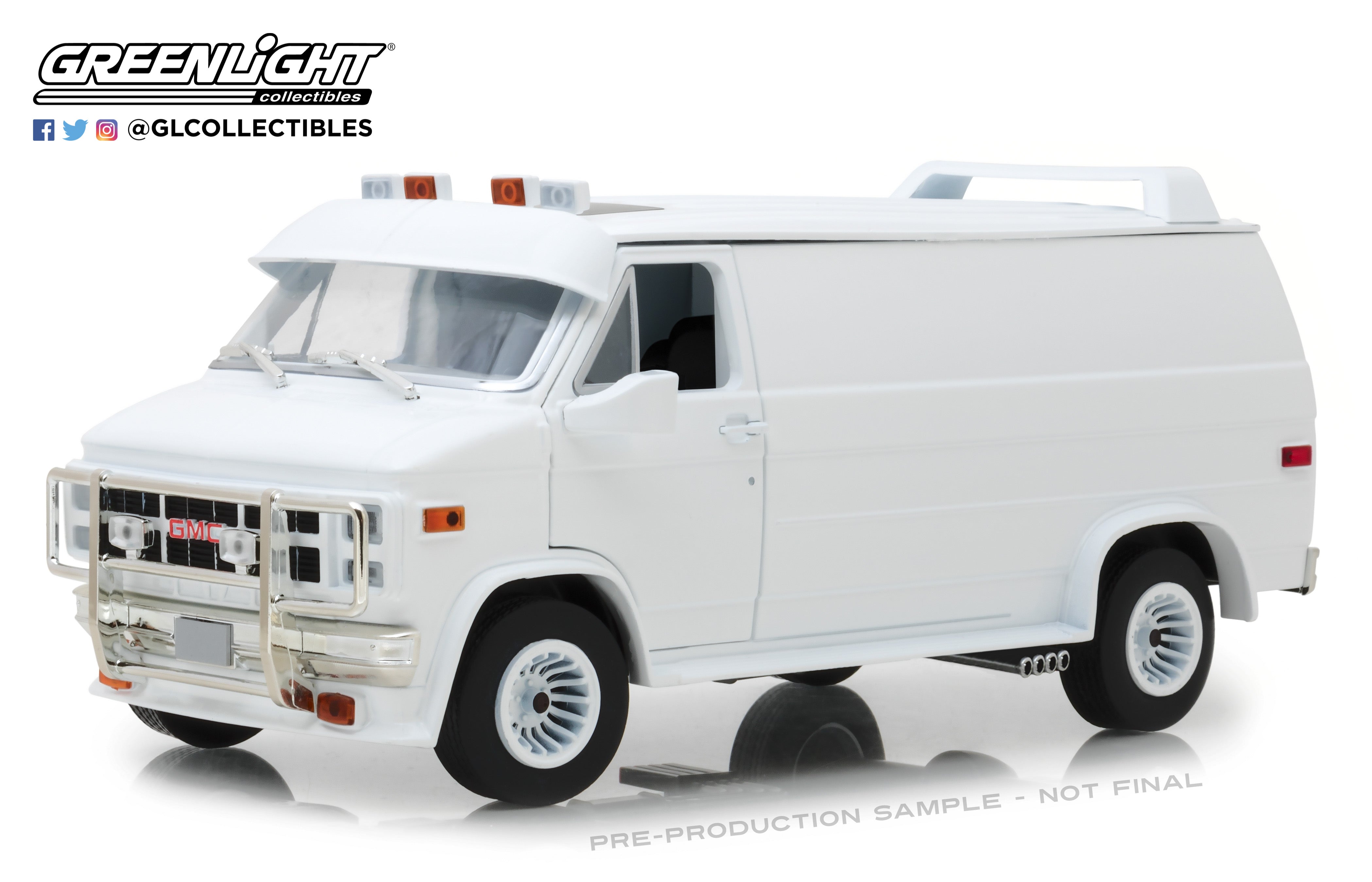 GreenLight 1/18 1983 GMC Vandura Custom - White 13522