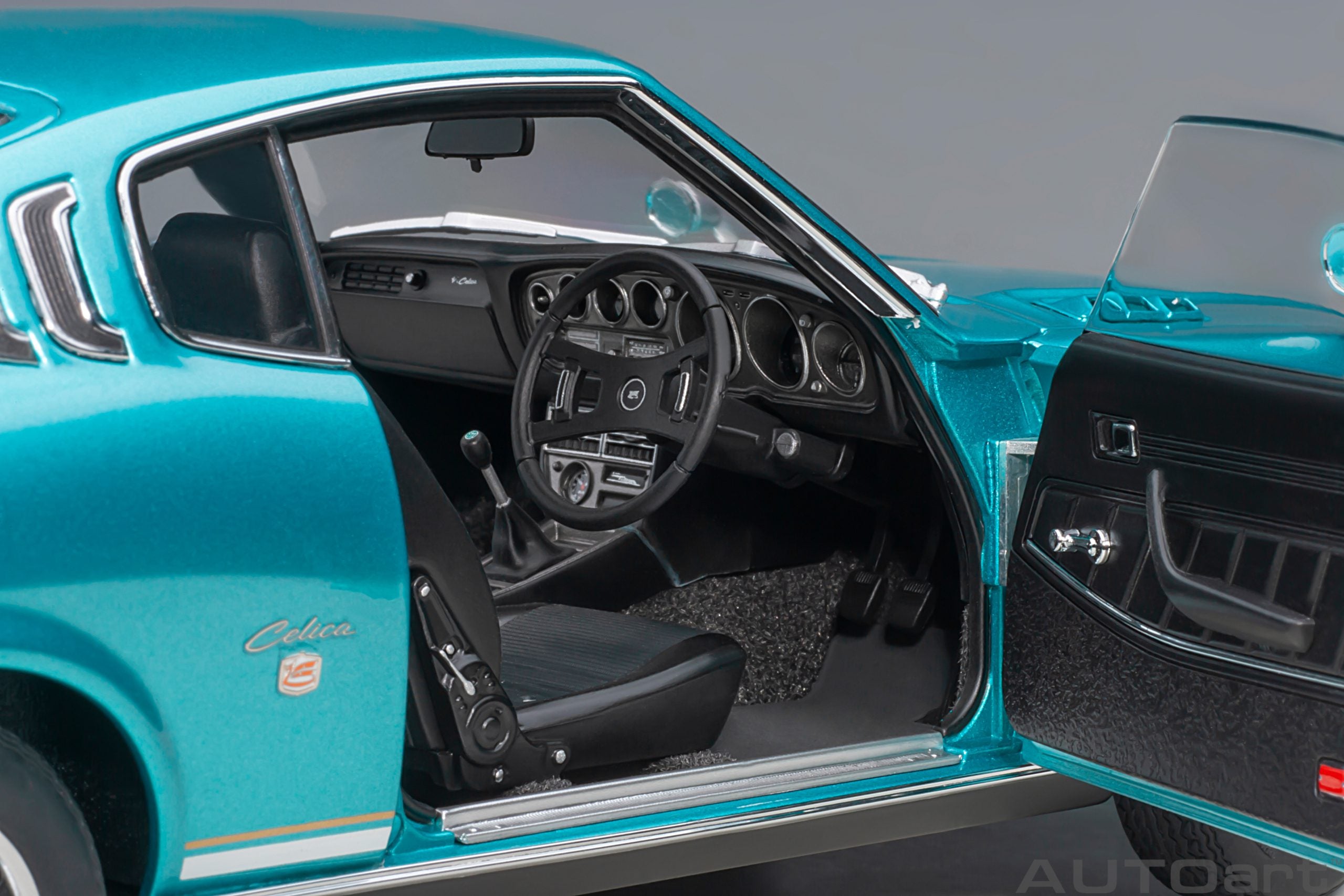 AUTOart 1:18 Toyota Celica Liftback 2000GT (RA25) 1973 (Turquoise Blue Metallic) 78767