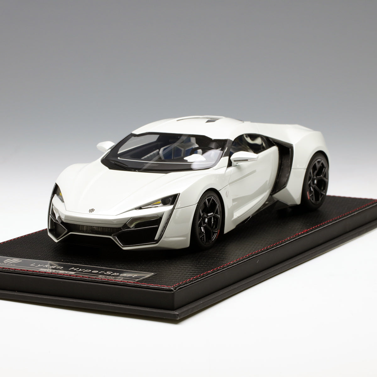 Frontiart 1:18 W Motor Lykan Hypersport Pearl White F030-29