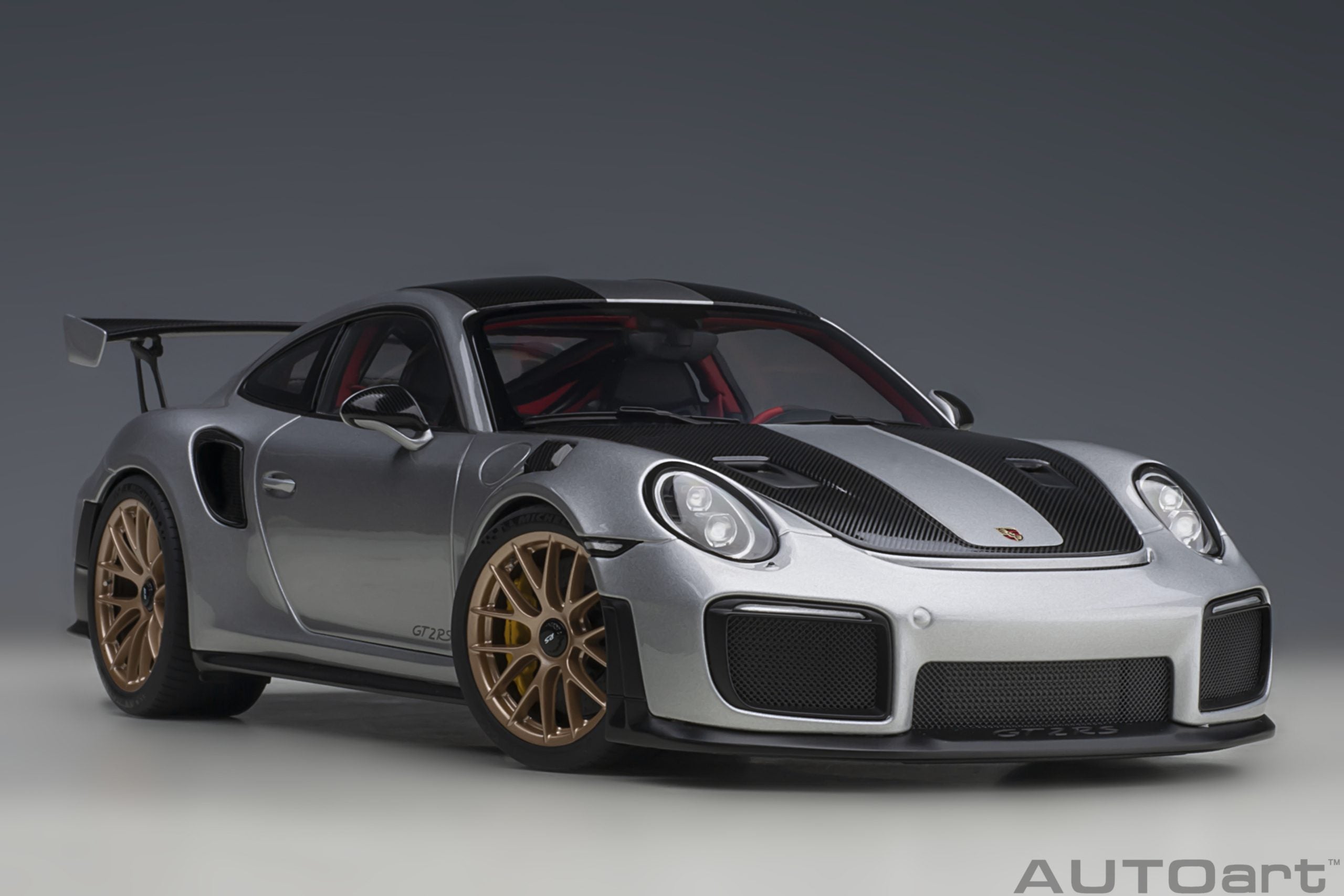 AUTOart 1:18 Porsche 911 (991.2) GT2 RS Weissach Package (GT Silver) 78174