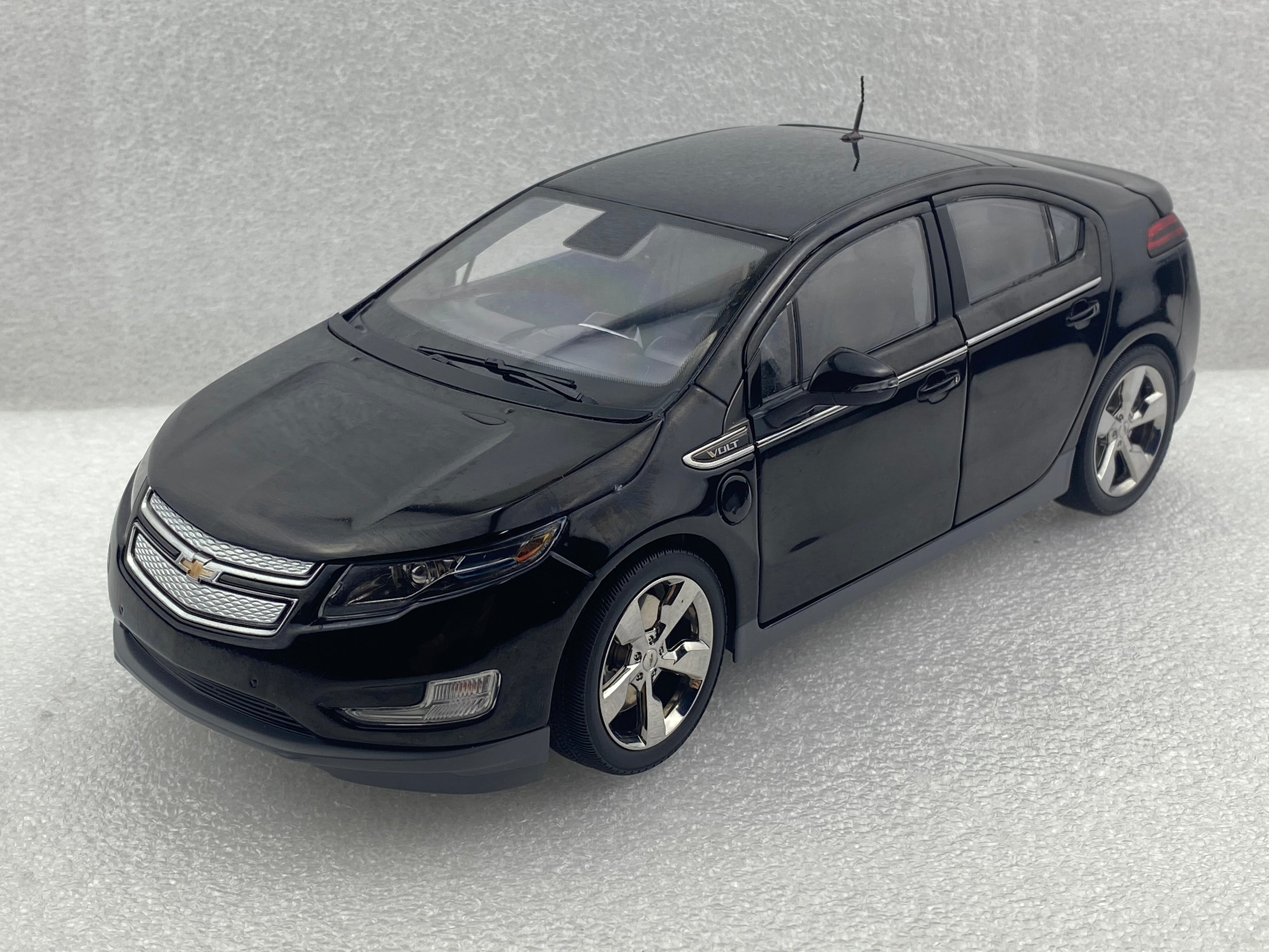 1:18 Chevrolet Volt (Clearance Final Sale)