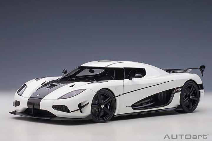KOENIGSEGG AGERA RS (WHITE/CARBON BLACK/BLACK ACCENTS)