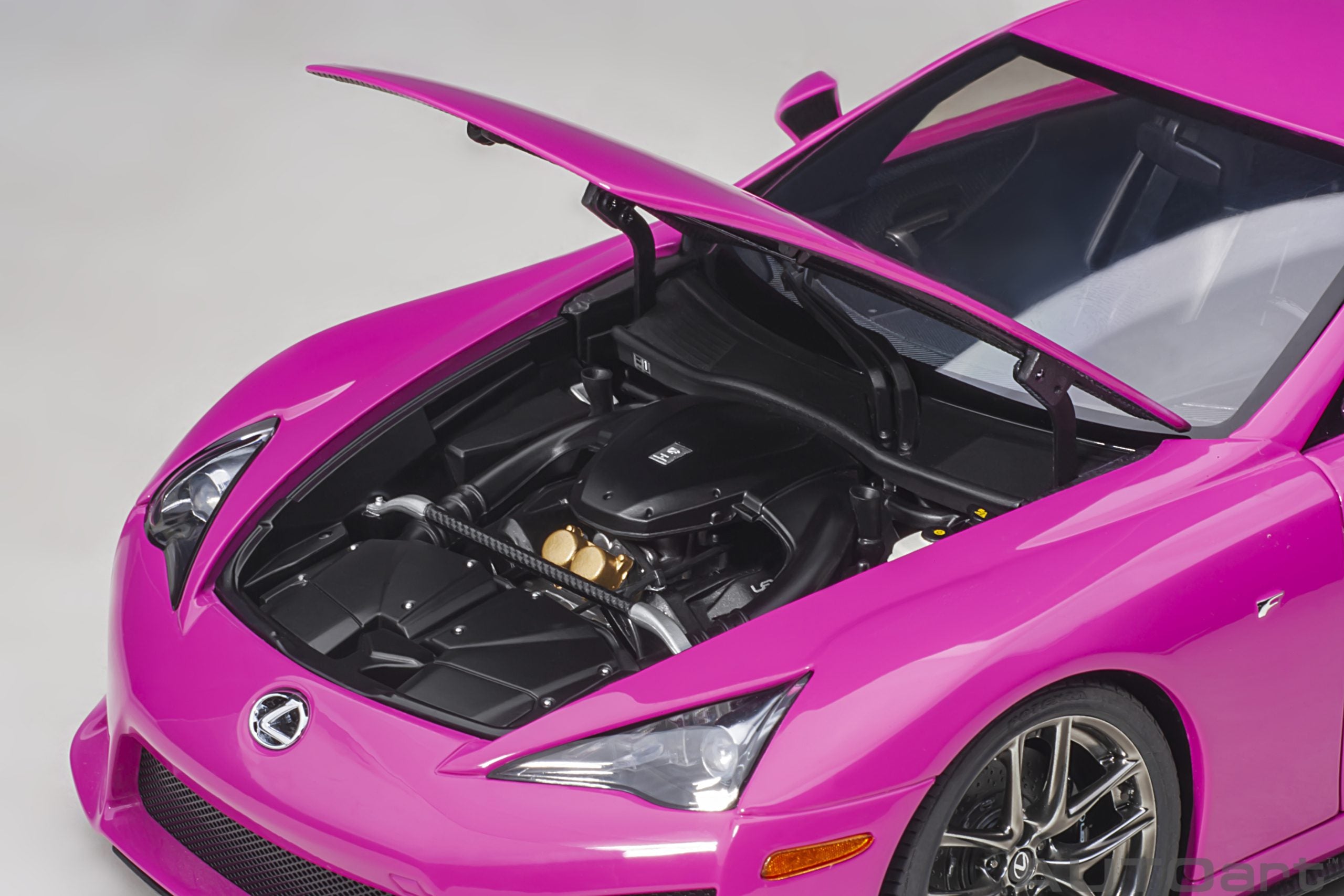 AUTOart 1:18 Lexus LFA (Passionate Pink) 78859