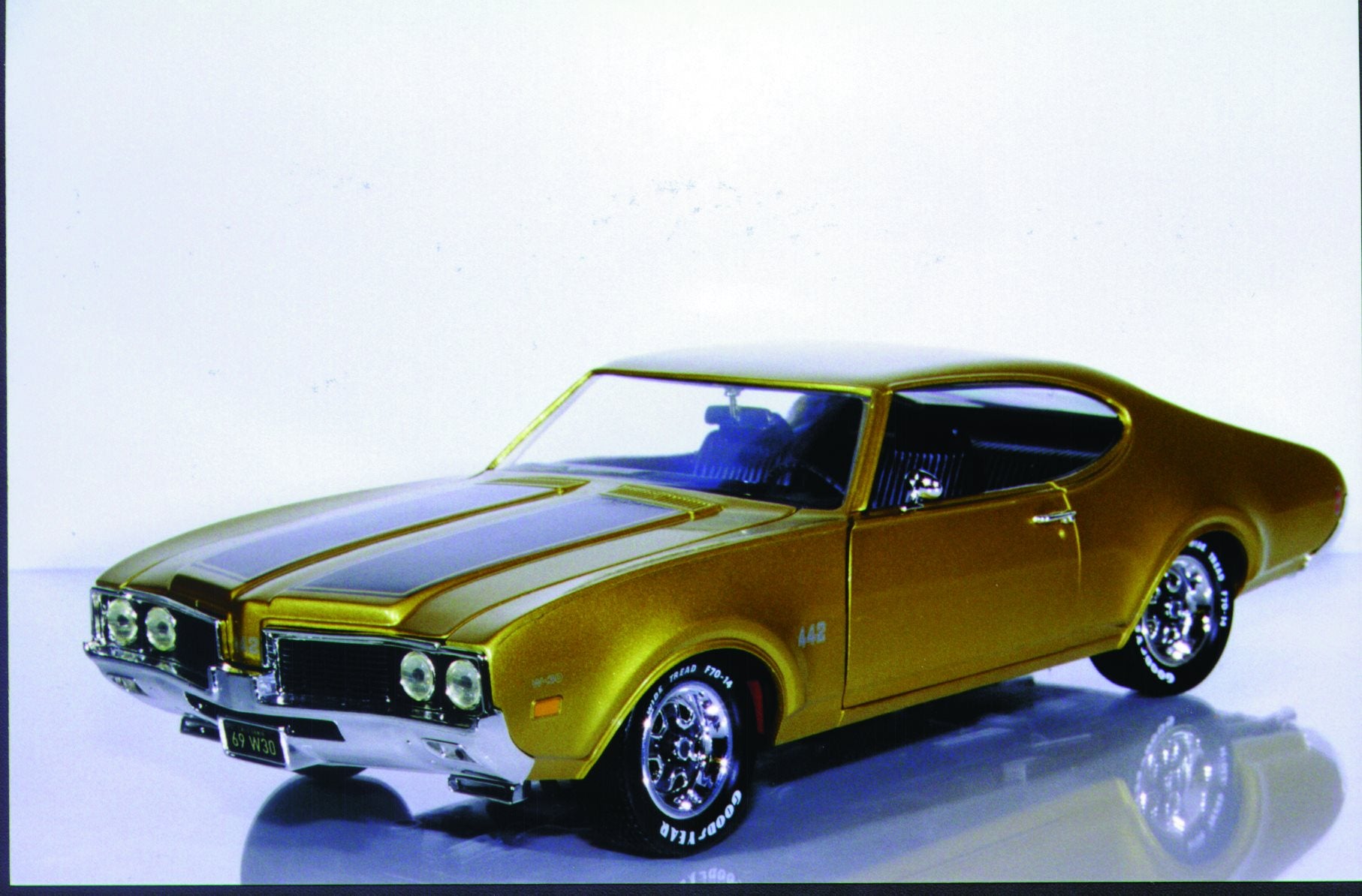 1:18 Ertl Oldsmobile '69 4-4-2 W-30