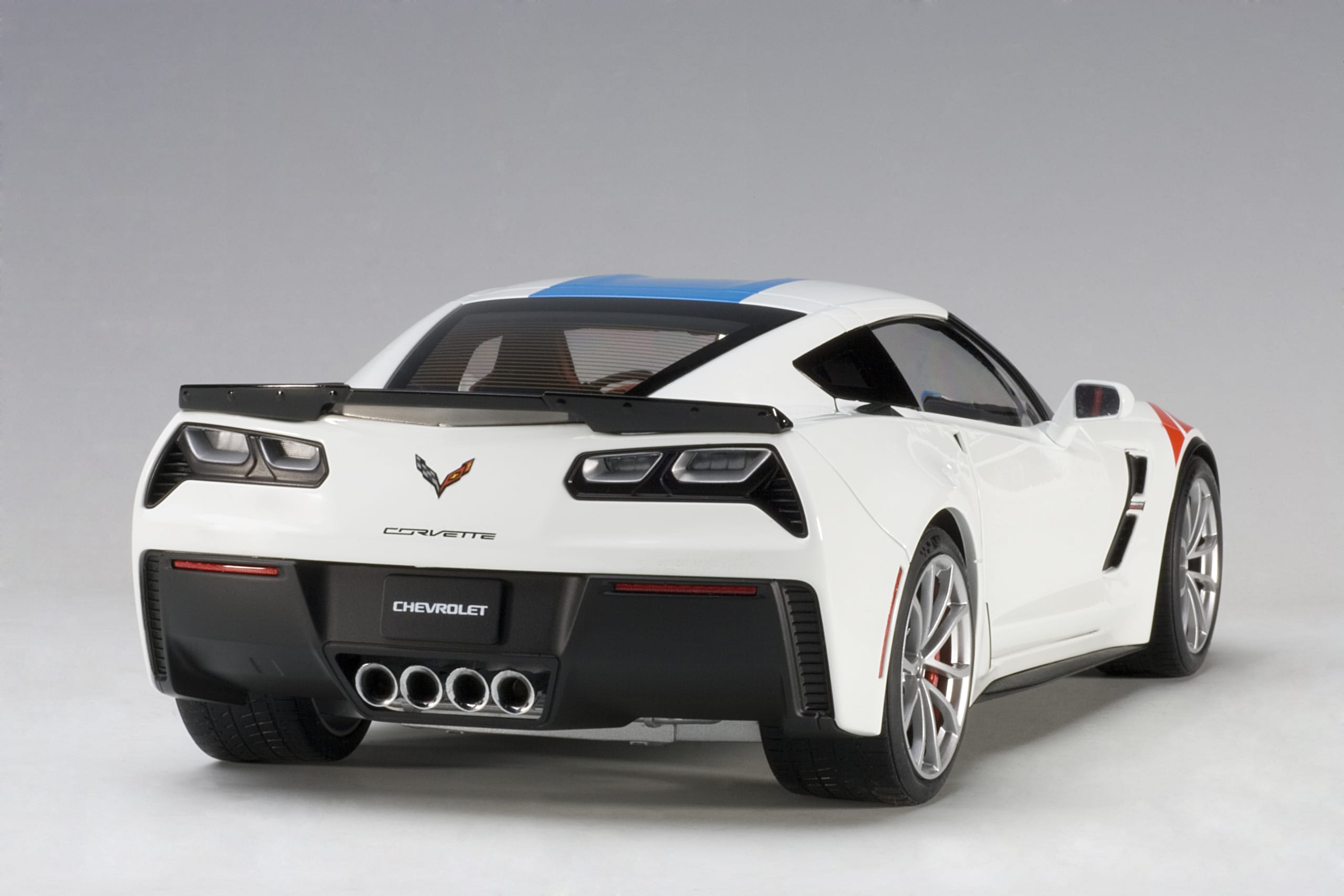 AUTOart 1:18 Chevrolet Corvette C7 Grand Sport (Artic White) 71271