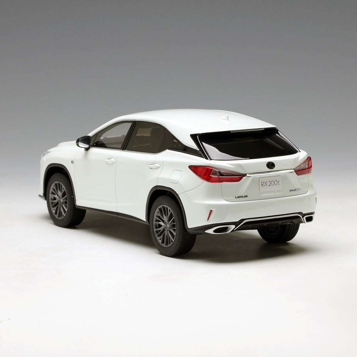 Kyosho Samurai 1:18 Lexus RX Platinum White KSR18014W