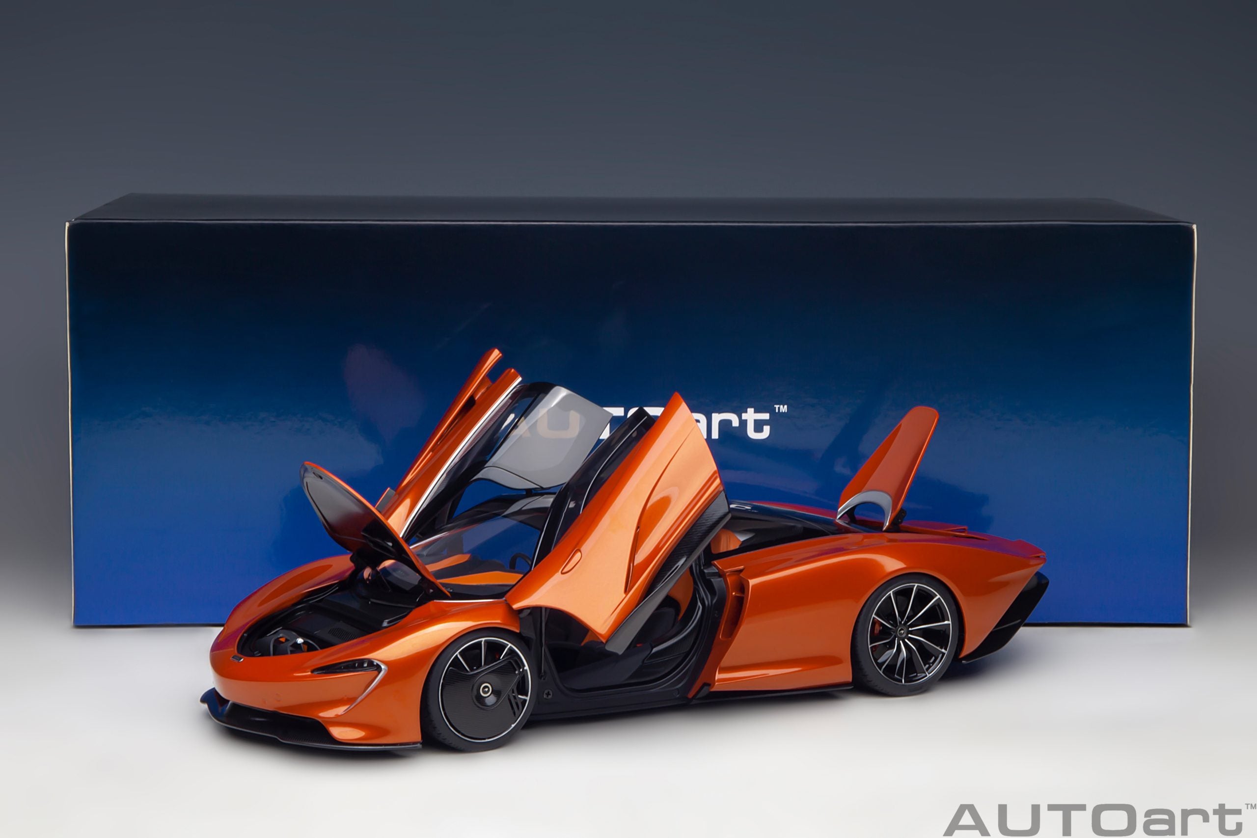 AUTOart 1:18 McLaren Speedtail (Volcano Orange) 76088