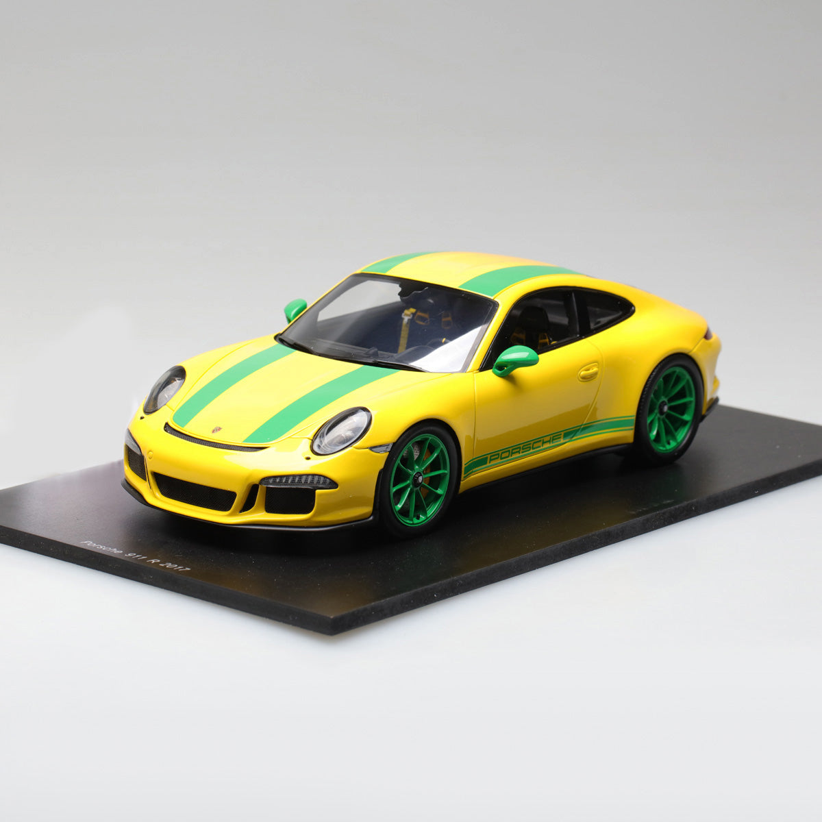 Spark 1:18 Porsche 911 991R Coupe 2016 Yellow Green 18S259