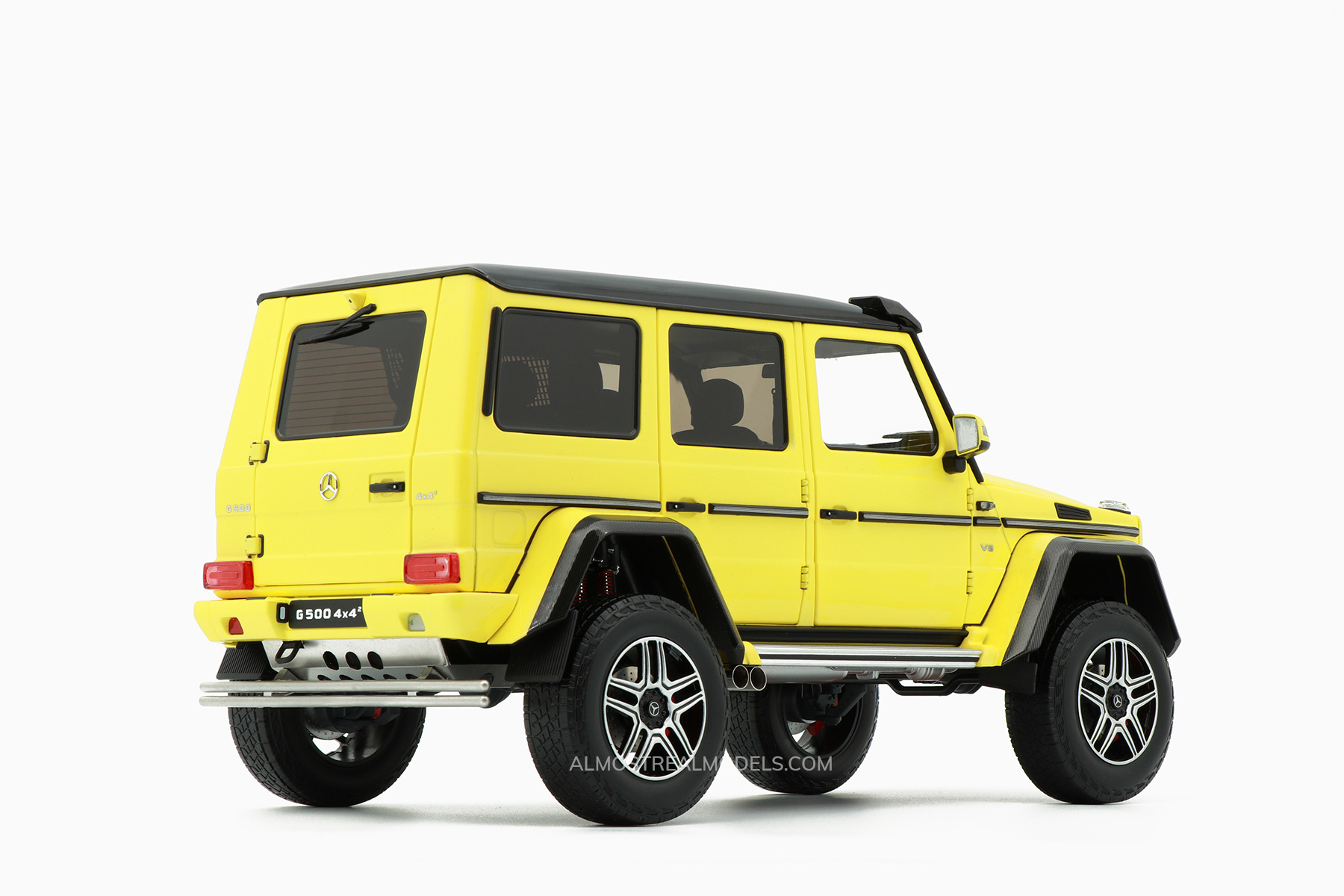 Mercedes-Benz G500 4×42 Yellow 1:18 by Almost Real