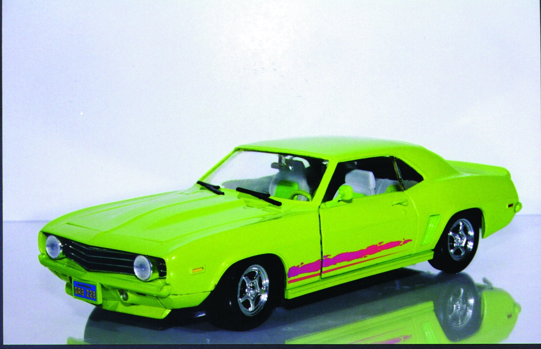 1:18 Ertl Chevy Camaro '69 Street Machine