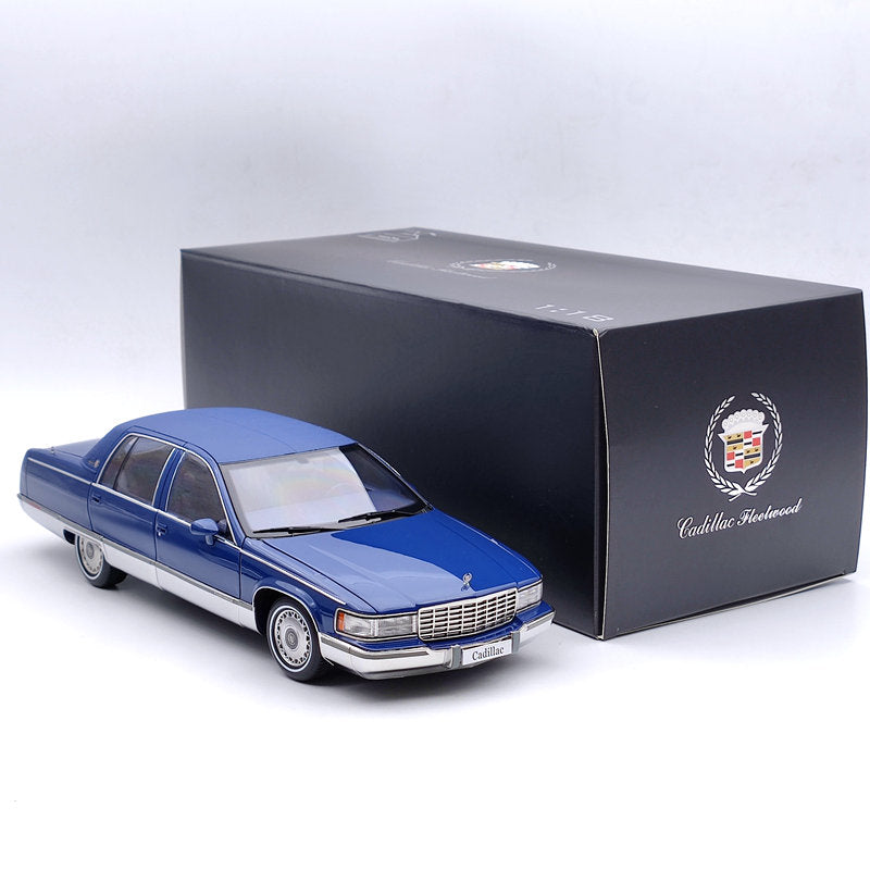 GM 1:18 1993 Cadillac Fleetwood Sedan Blue Diecast Model Car Edition Collection