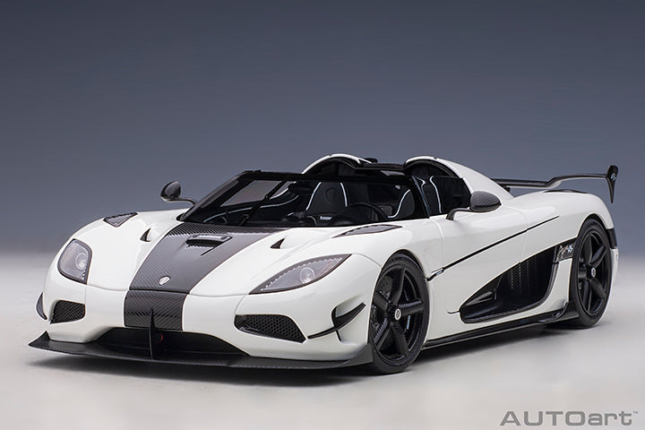KOENIGSEGG AGERA RS (WHITE/CARBON BLACK/BLACK ACCENTS)