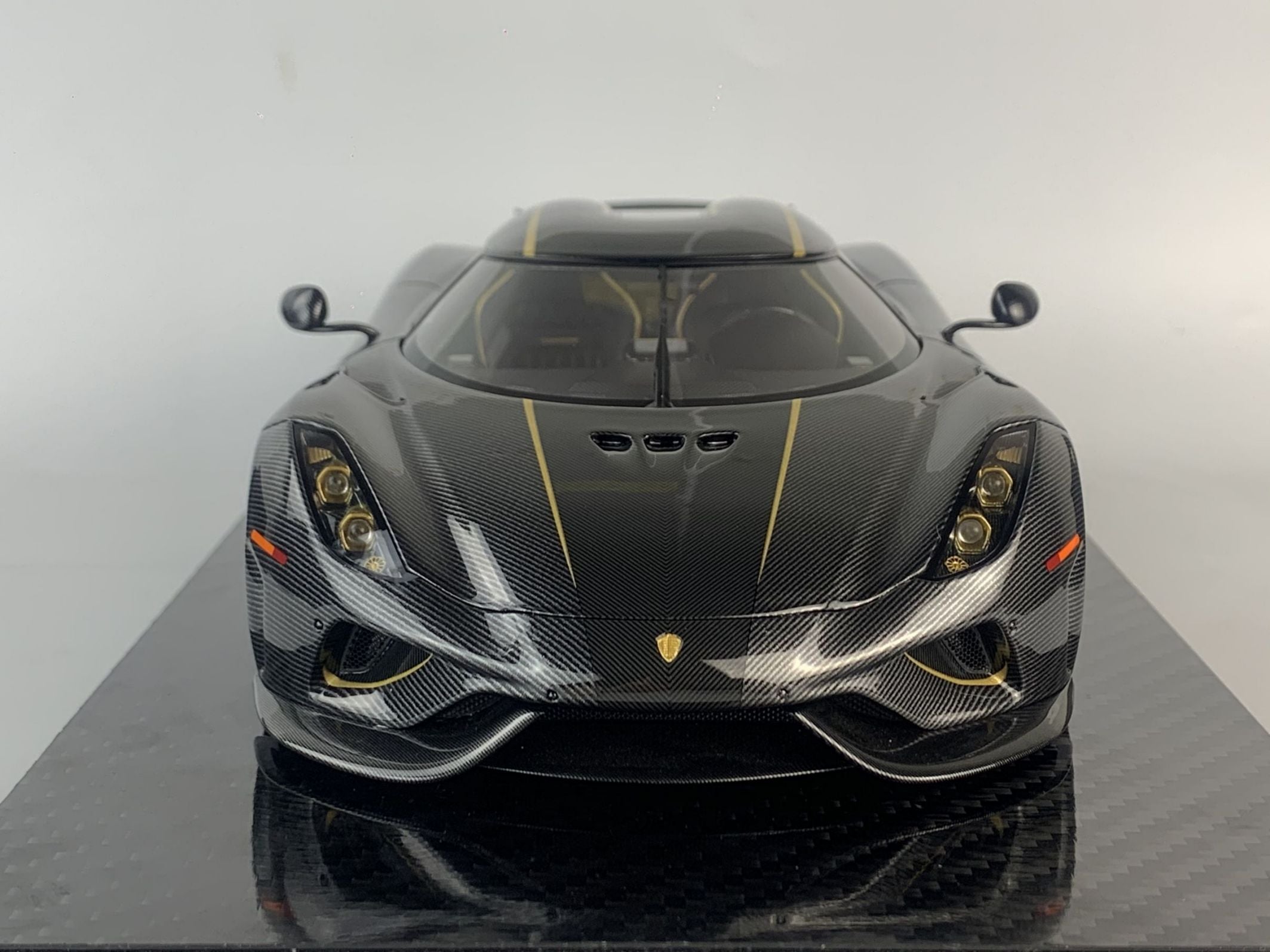Frontiart 1:18 Koenigsegg Regera Golden Knight Carbon gold F079-157
