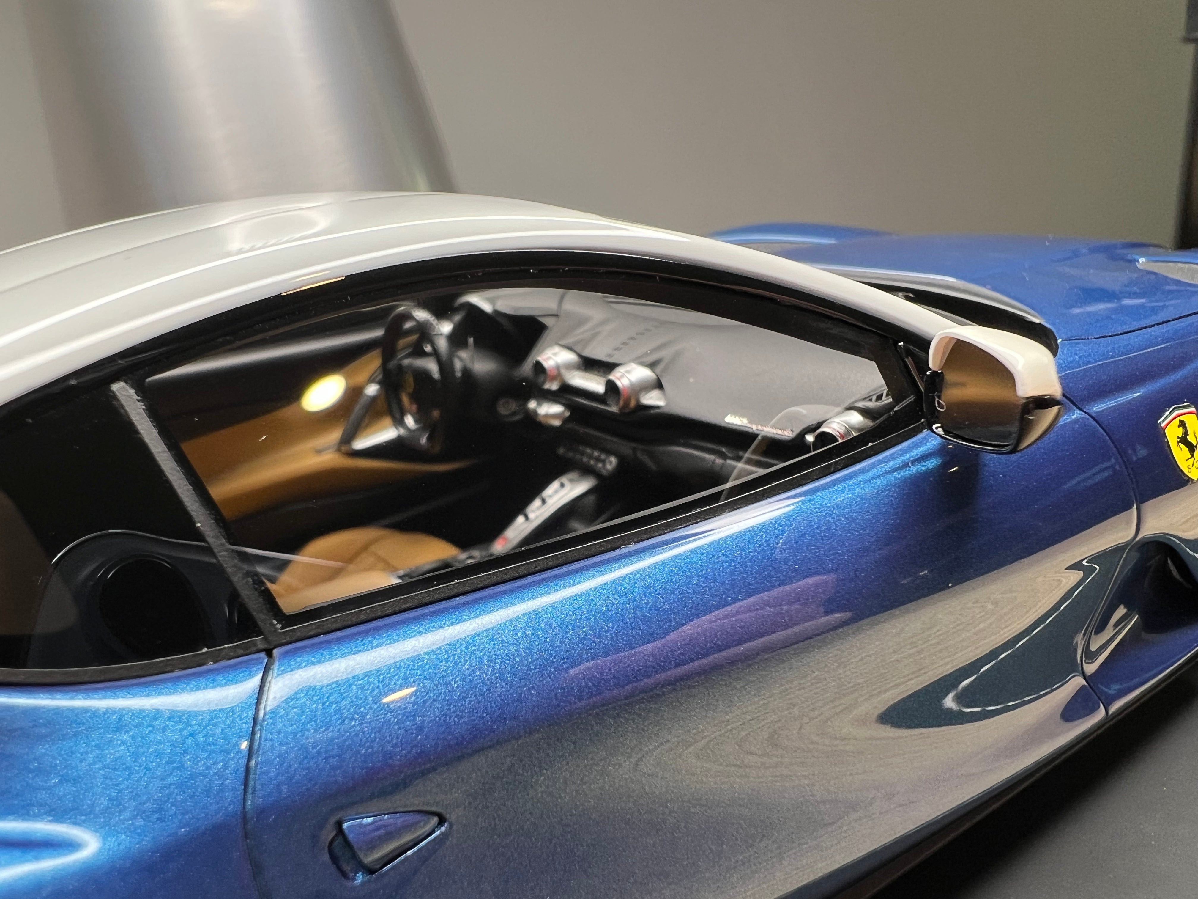 Ferrari 812 Superfast - Tailor Made - 1:18