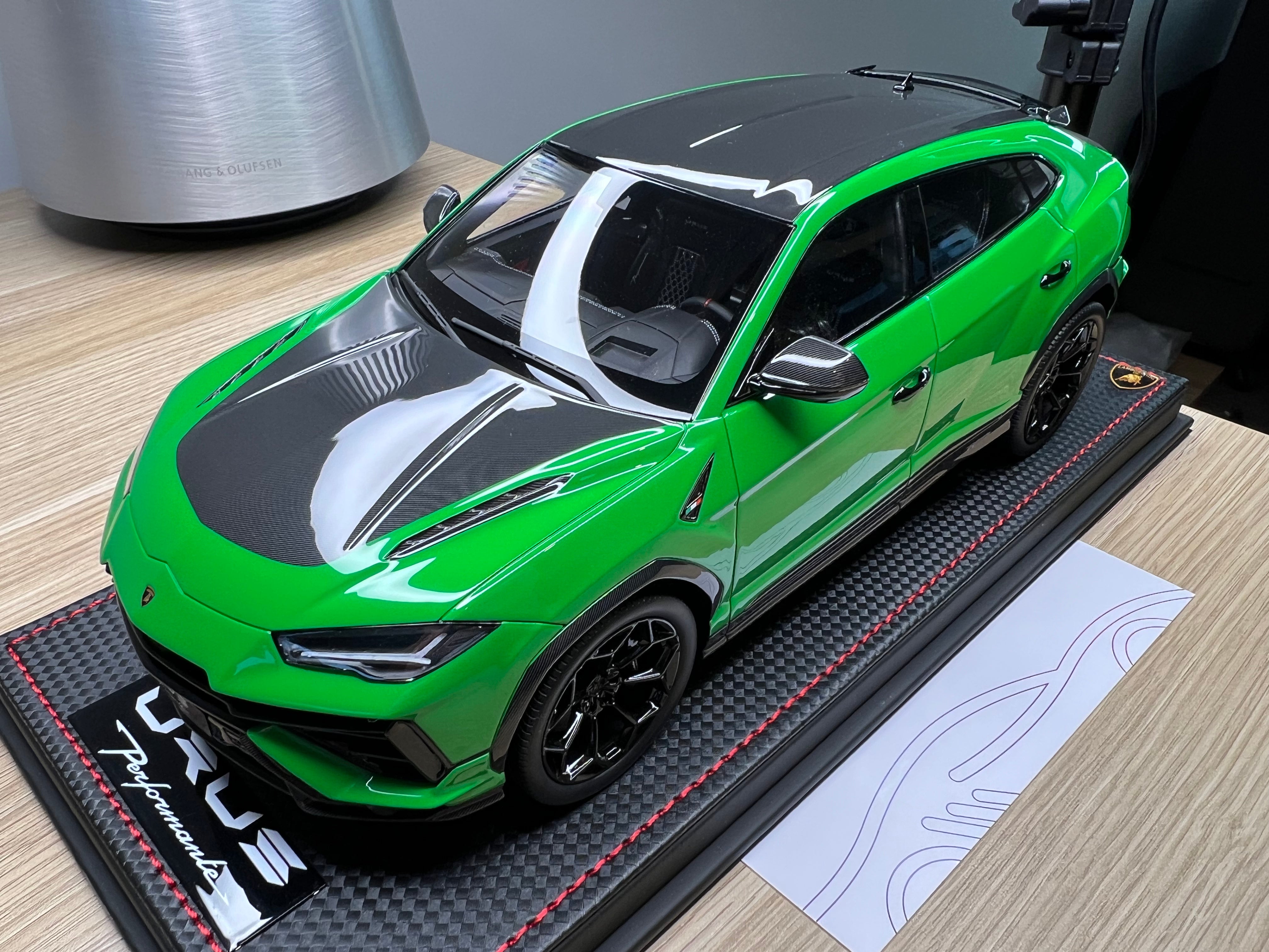 Lamborghini Urus Performante - Verde Viper - 1:18