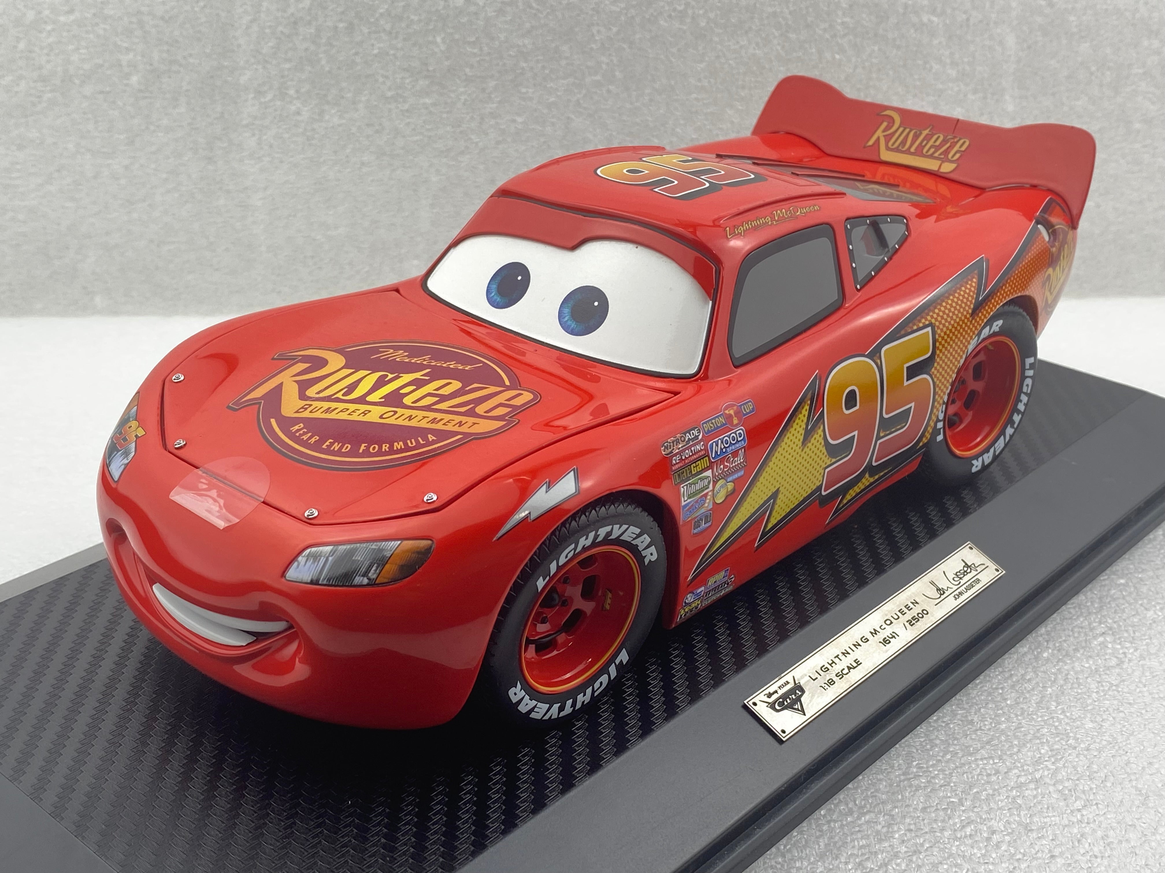 Schuco 1:18 Disney Lightning McQueen Movie Car With Showcase 450036000 (Clearance Final Sale)