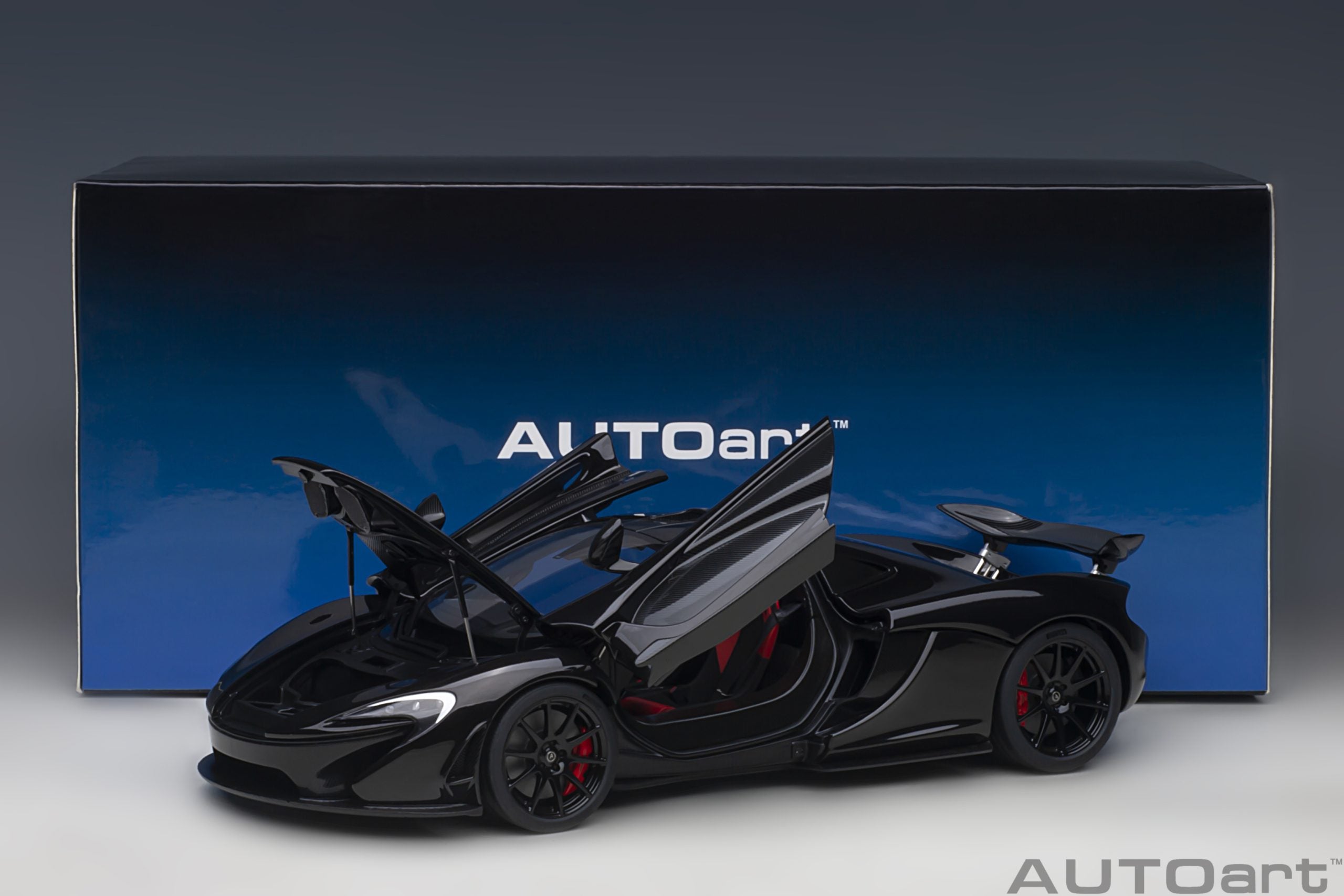 AUTOart 1:18 McLaren P1 (Fire Black) 76065