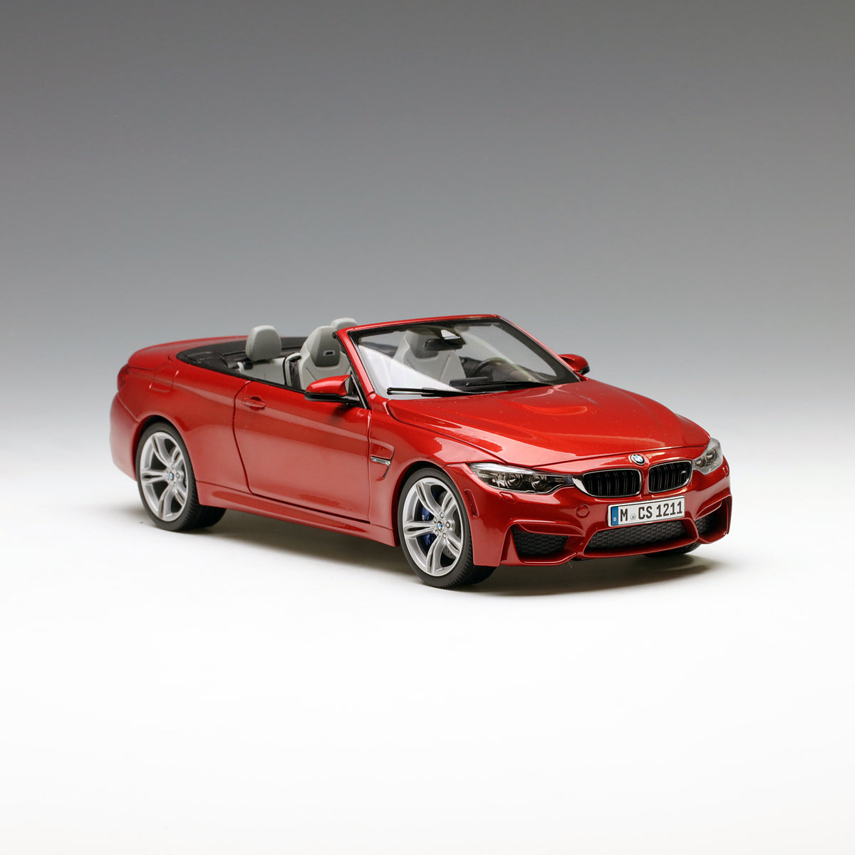 Paragon 1:18 BMW M4 Cabrio Sakhir Orange PA-97111