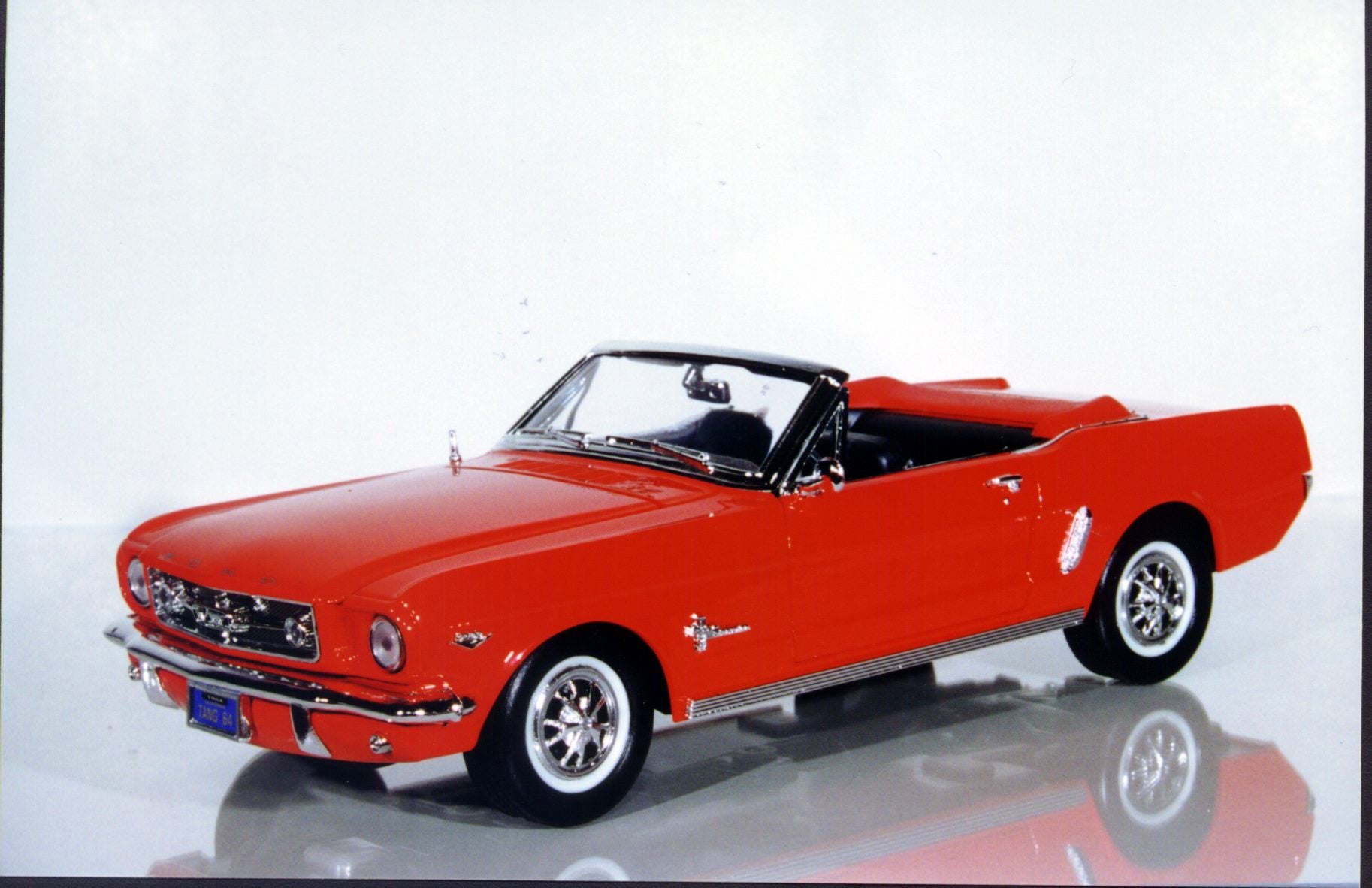 1:18 Mira Ford Mustang '64 1/2 Convertible
