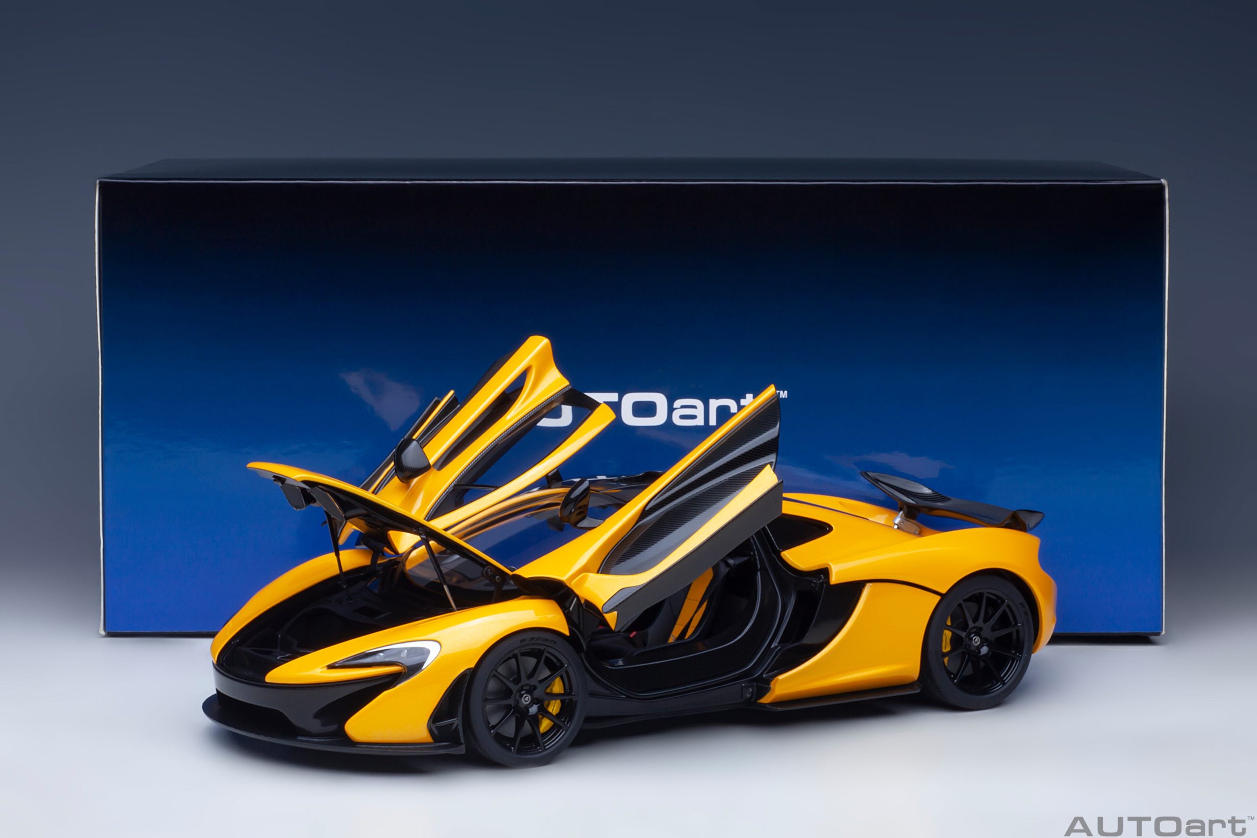 AUTOart 1:18 McLaren P1 (Volcano Yellow with yellow calipers) 76067