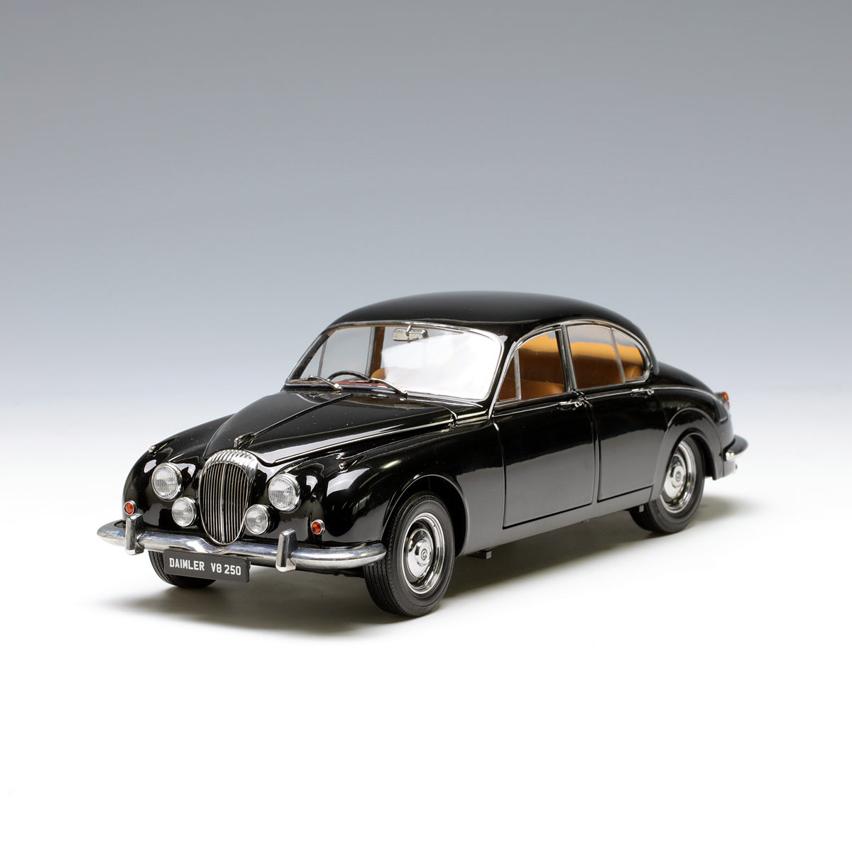 Paragon 1:18 1967 Jaguar MK2 Daimler V8 250 Black PA-98311